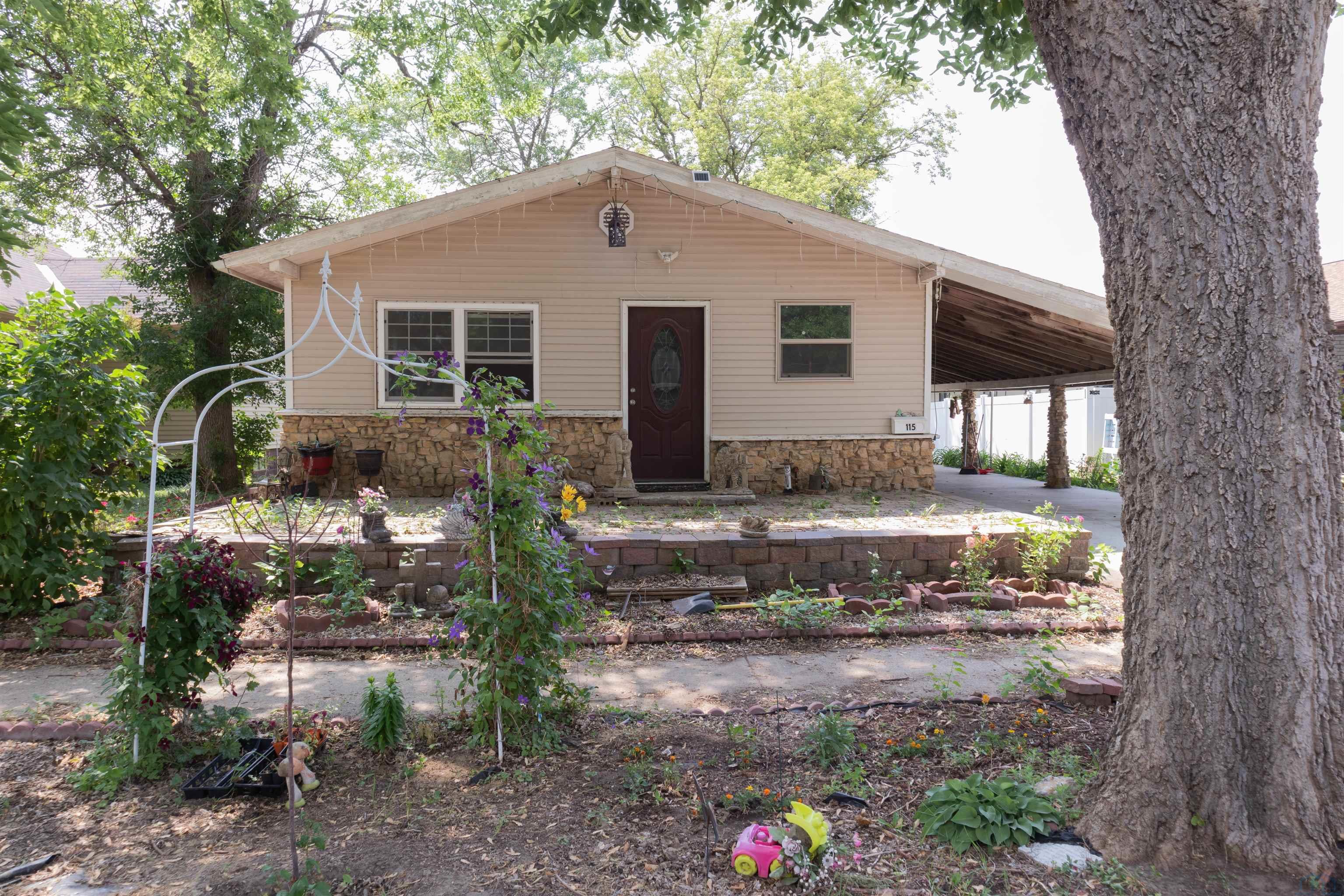 115 3RD AVE SW, LeMars, Iowa 51031- 