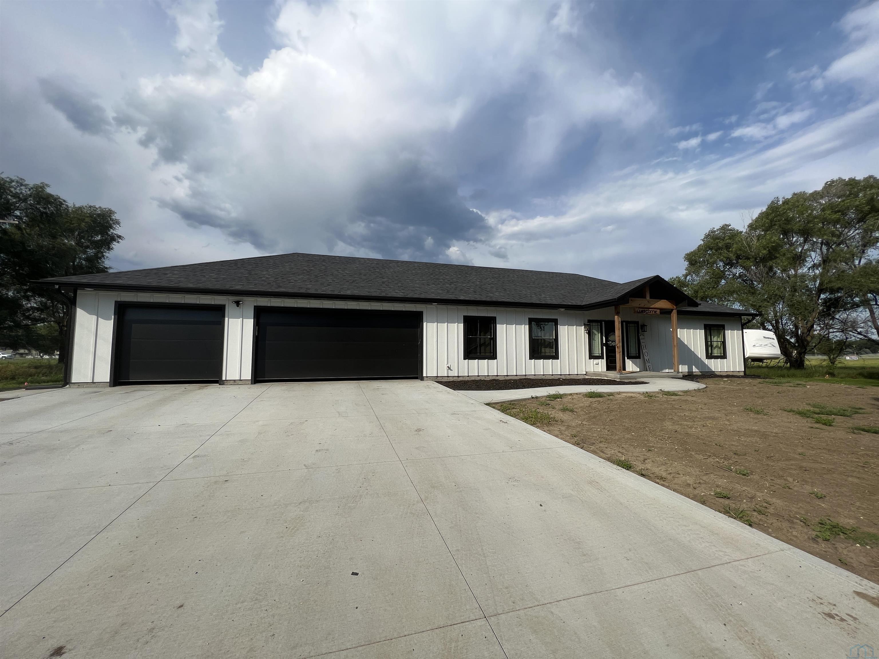 1121 Pearl St, No. Sioux City, SD 57049 