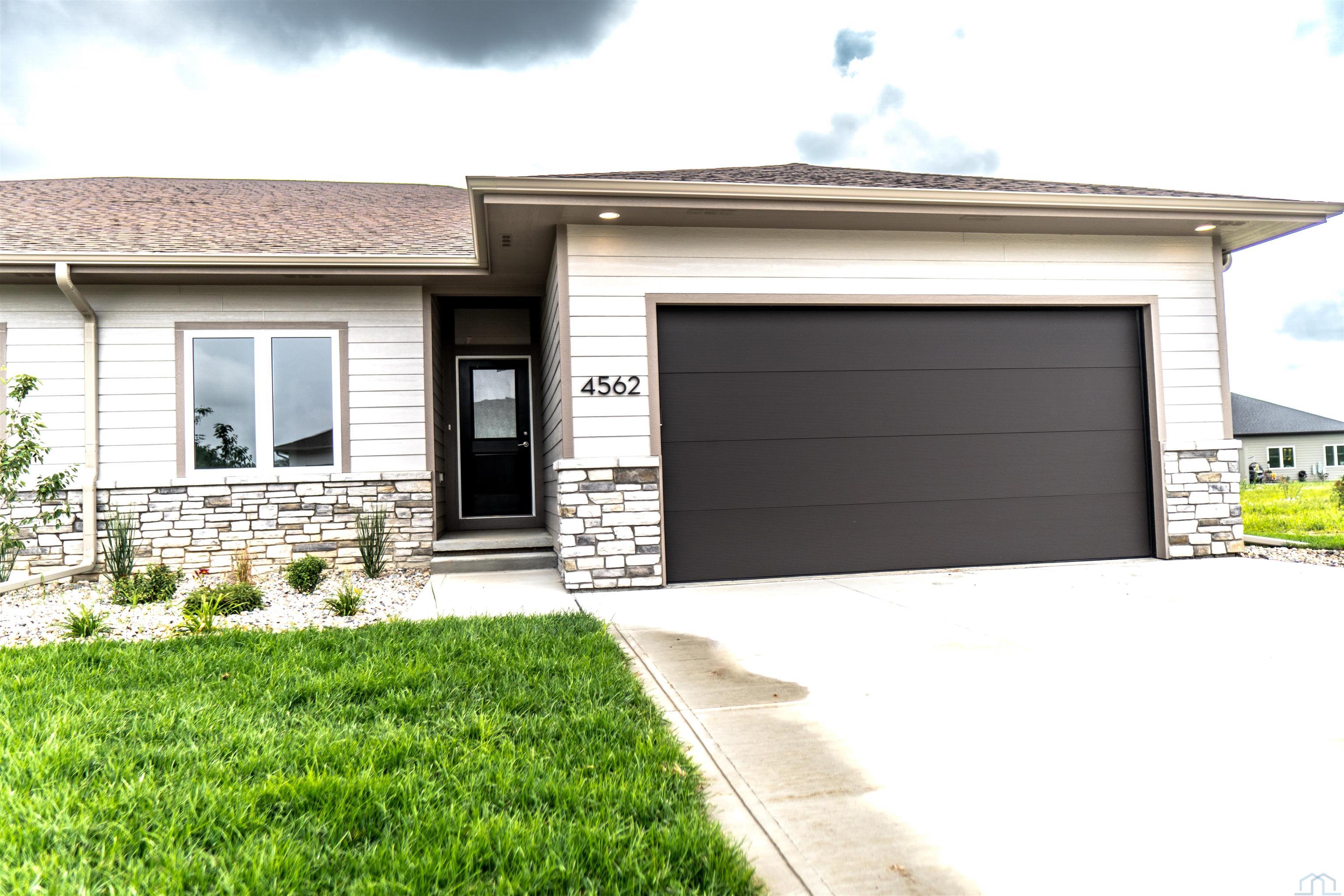 4562 Badger Ct, Sioux City, Iowa 51106 