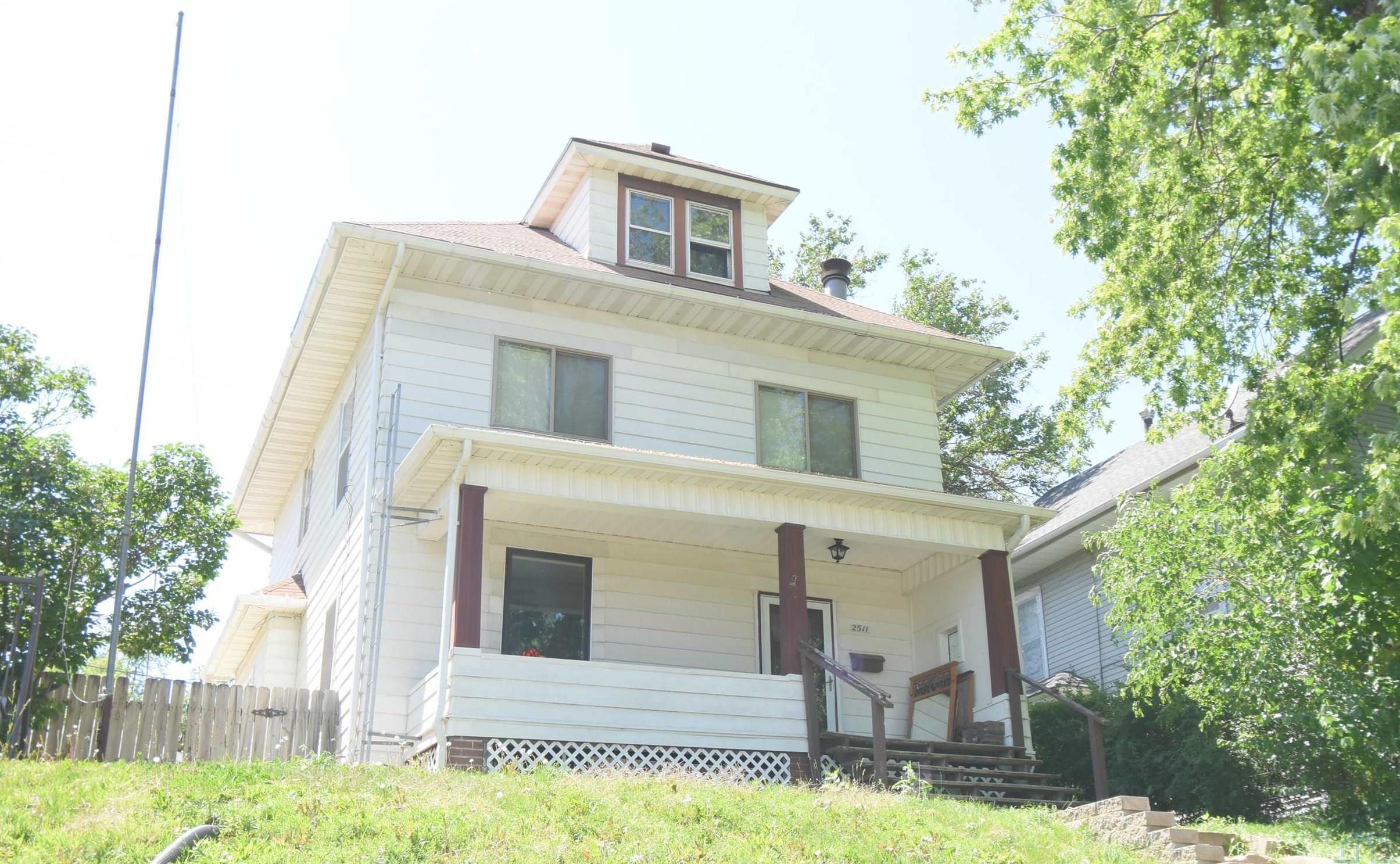 2511 Court, Sioux City, Iowa 51104 