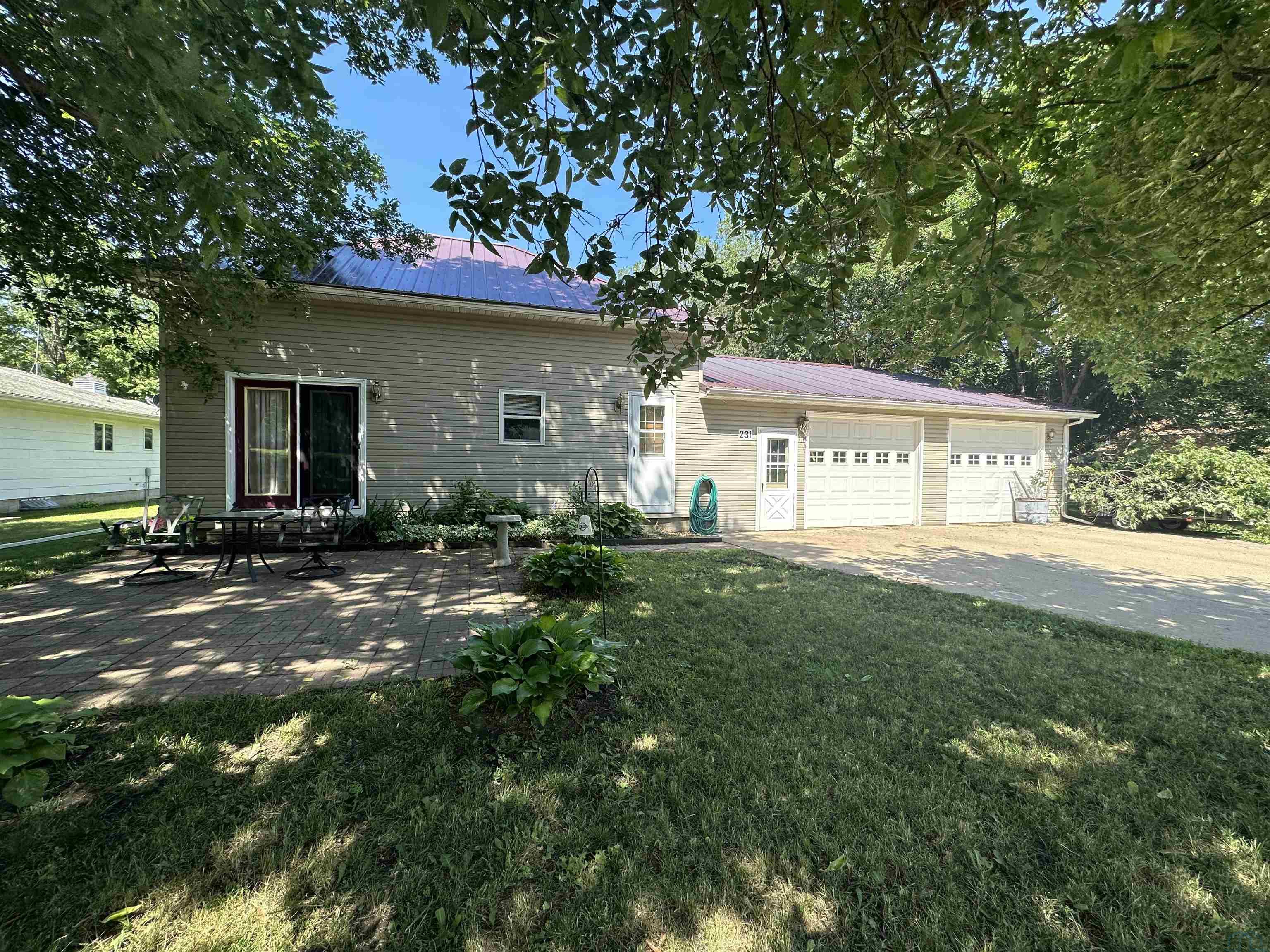 231 7th St S, Akron, Iowa 51001 