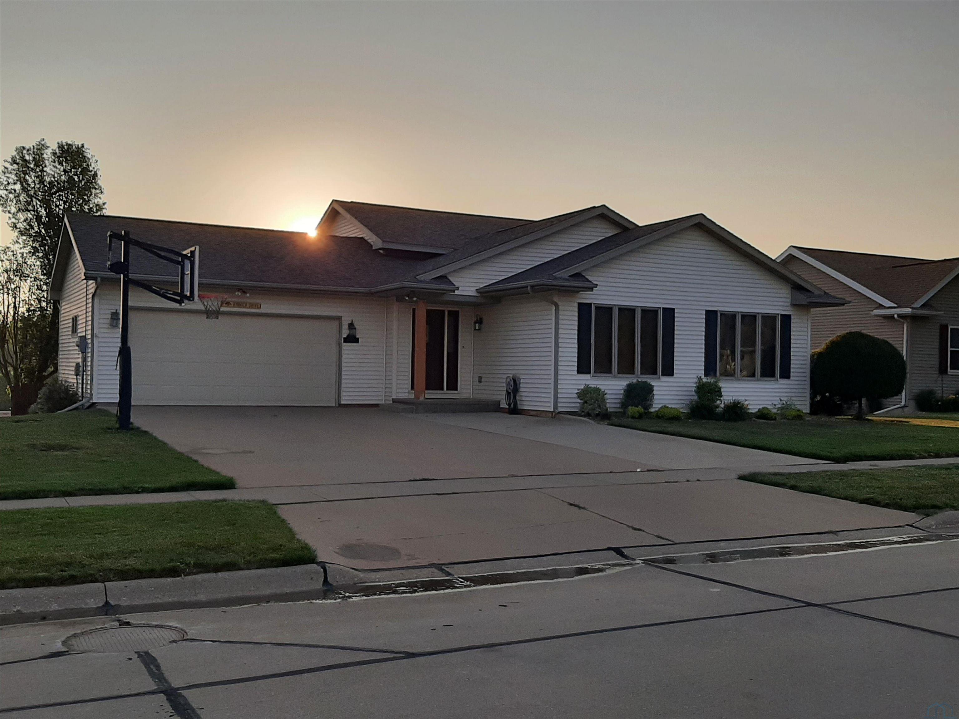 1670 4th Ave. SW, LeMars, Iowa 51031 