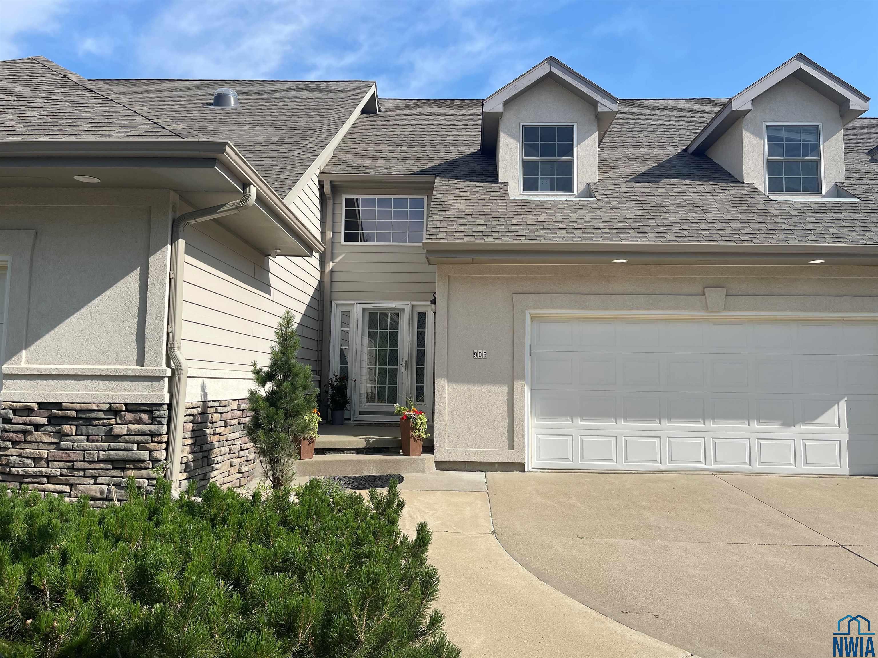 905 Willow Circle, Dakota Dunes, SD 57049 