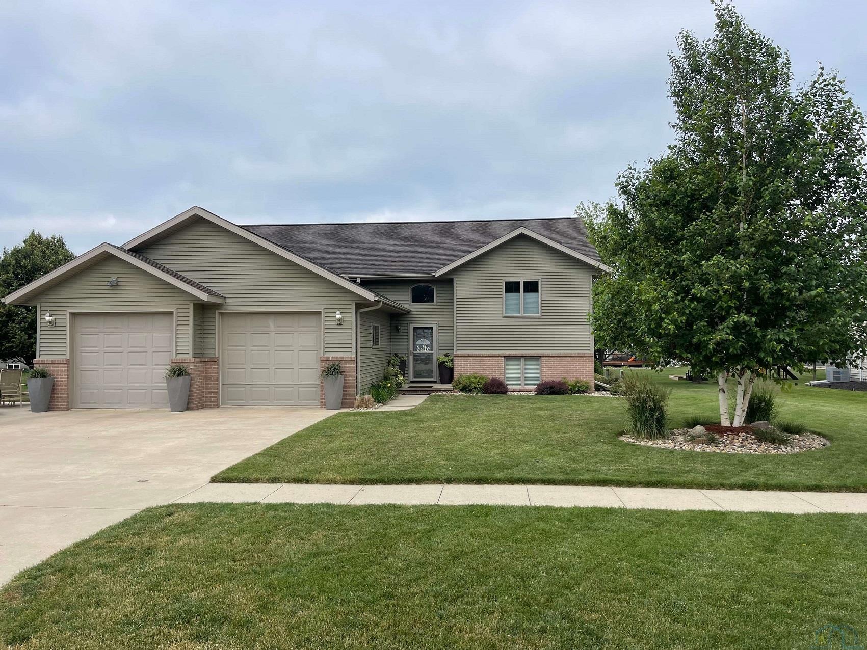 1540 10th Ave. S, Sheldon, Iowa 51201 
