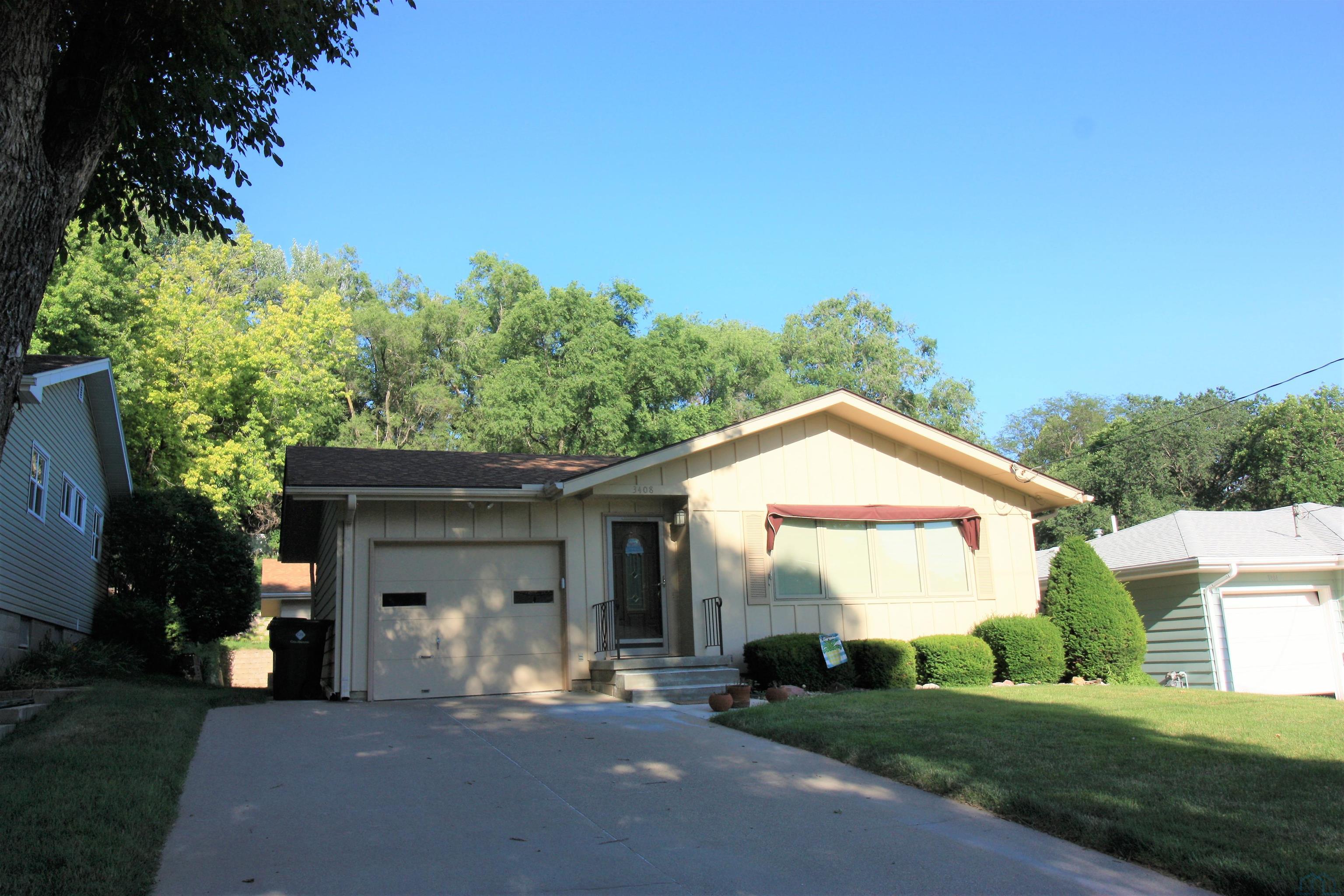 3408 MAPLEWOOD ST, Sioux City, Iowa 51104 