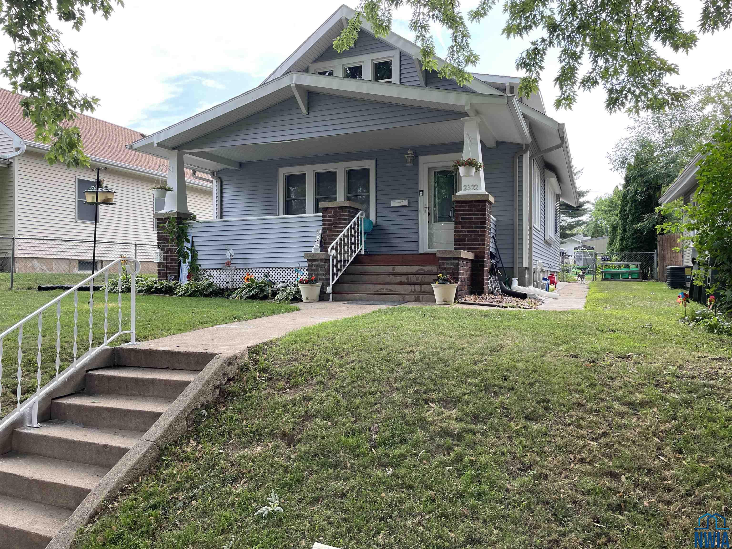 2322 CEDAR ST S, Sioux City, Iowa 51106 