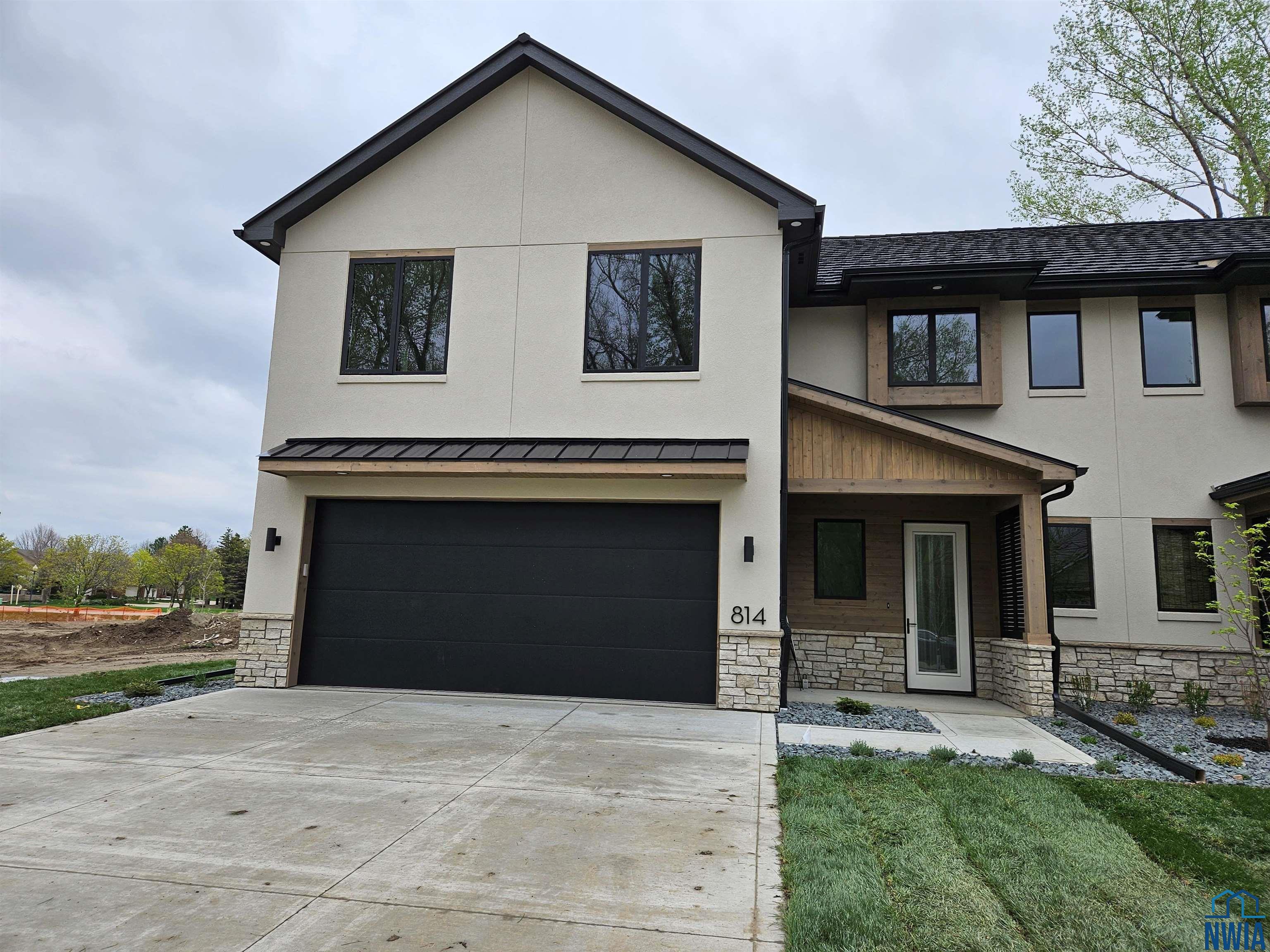 814 Crooked Tree Lane, Dakota Dunes, SD 57049 