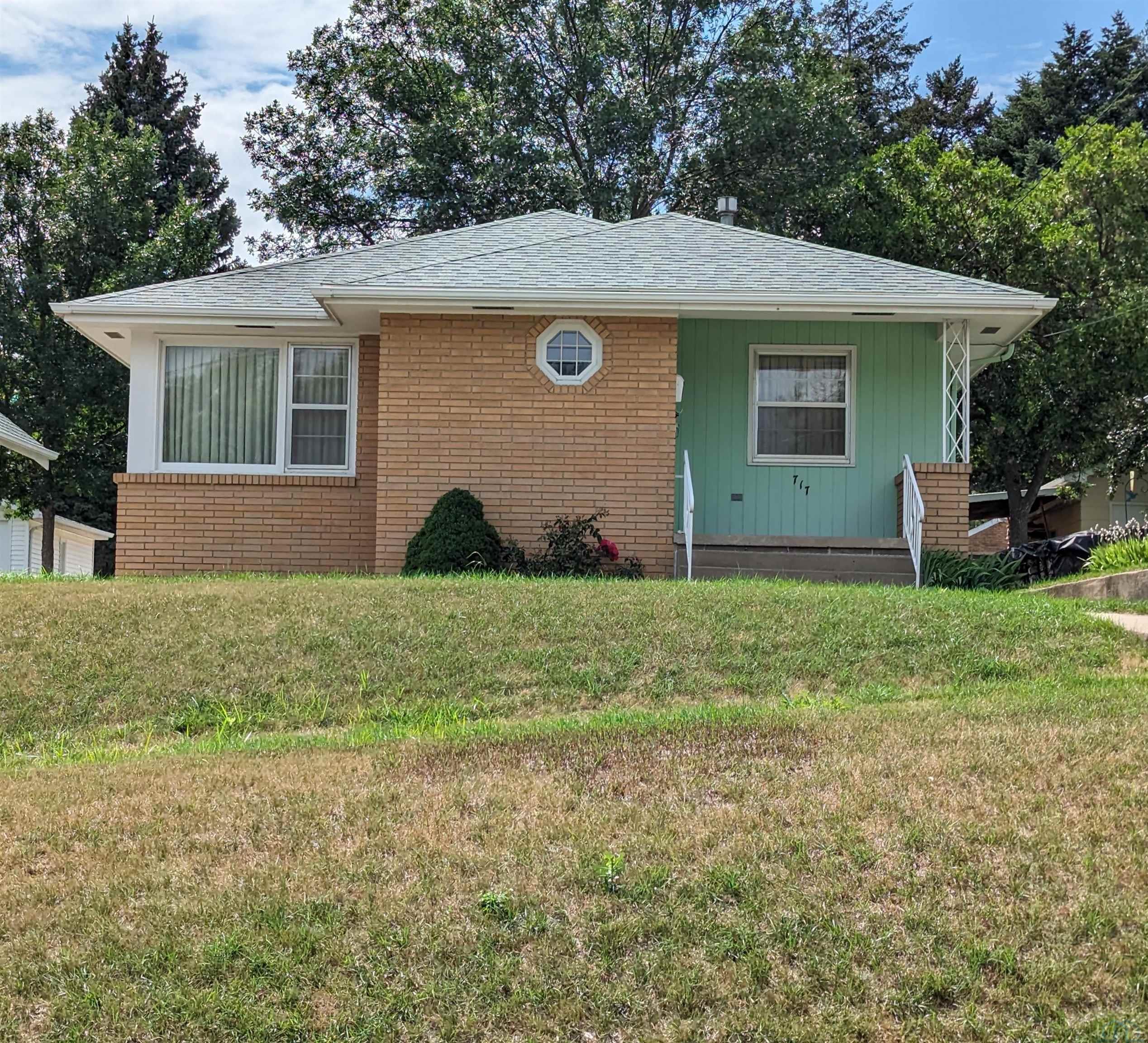 717 S. Linn St., Sioux City, Iowa 51106 