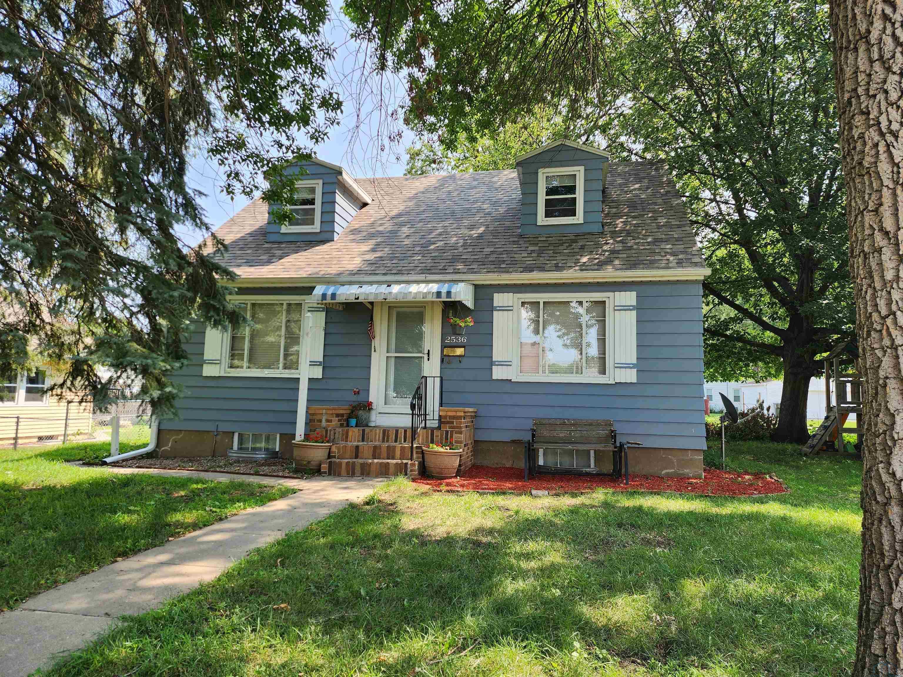 2536 S Cedar, Sioux City, Iowa 51106 