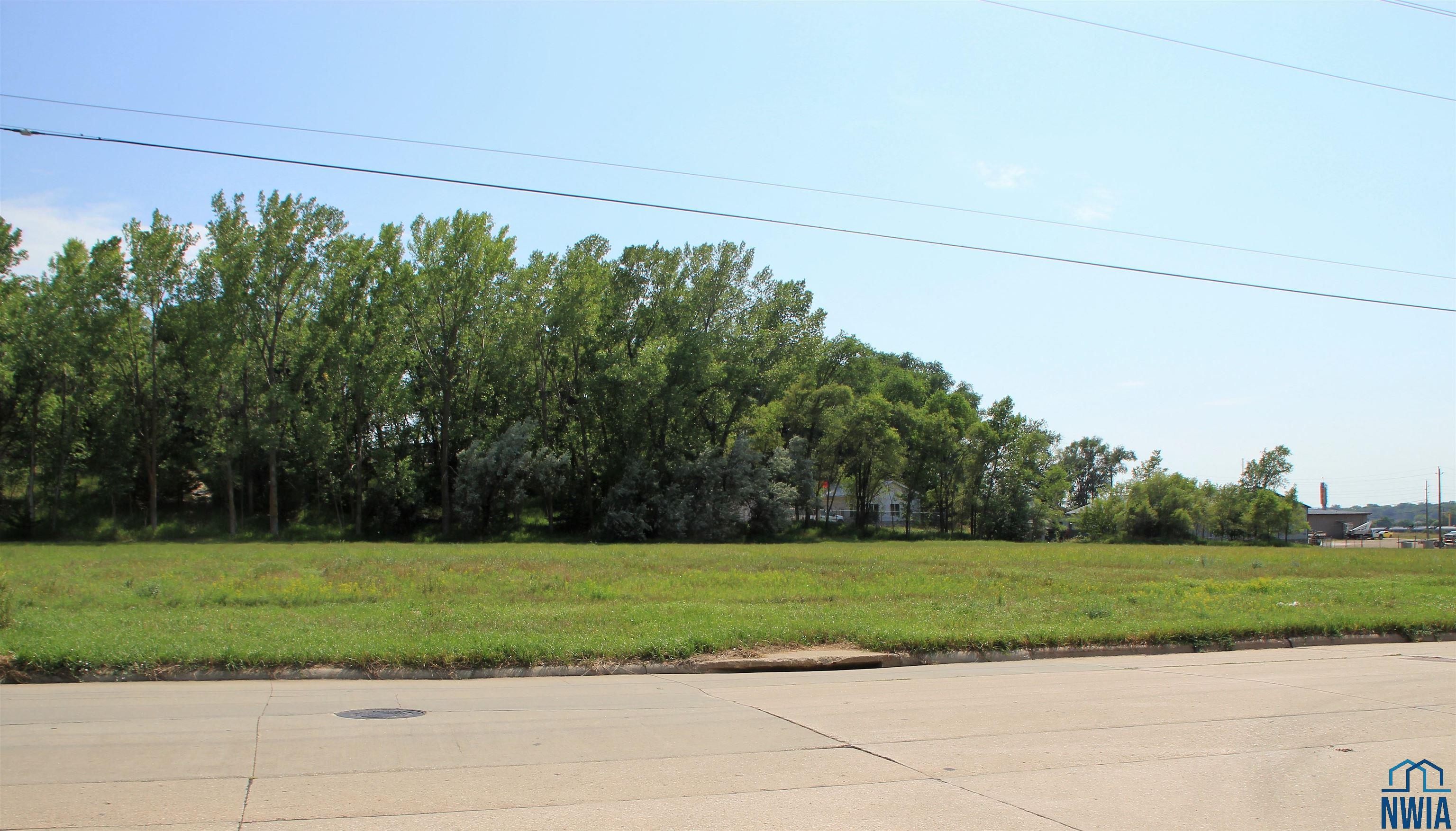 3140, 42 & 3202 Northbrook, Sioux City, Iowa 51105 