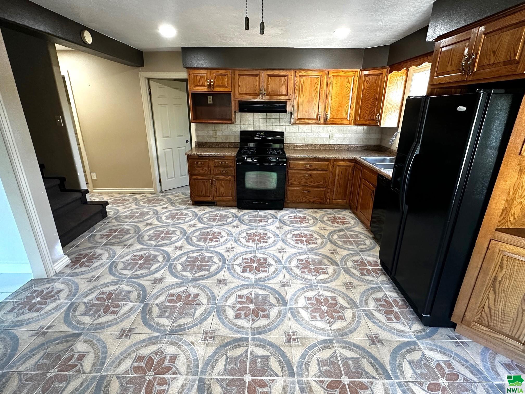 MLS# 821615