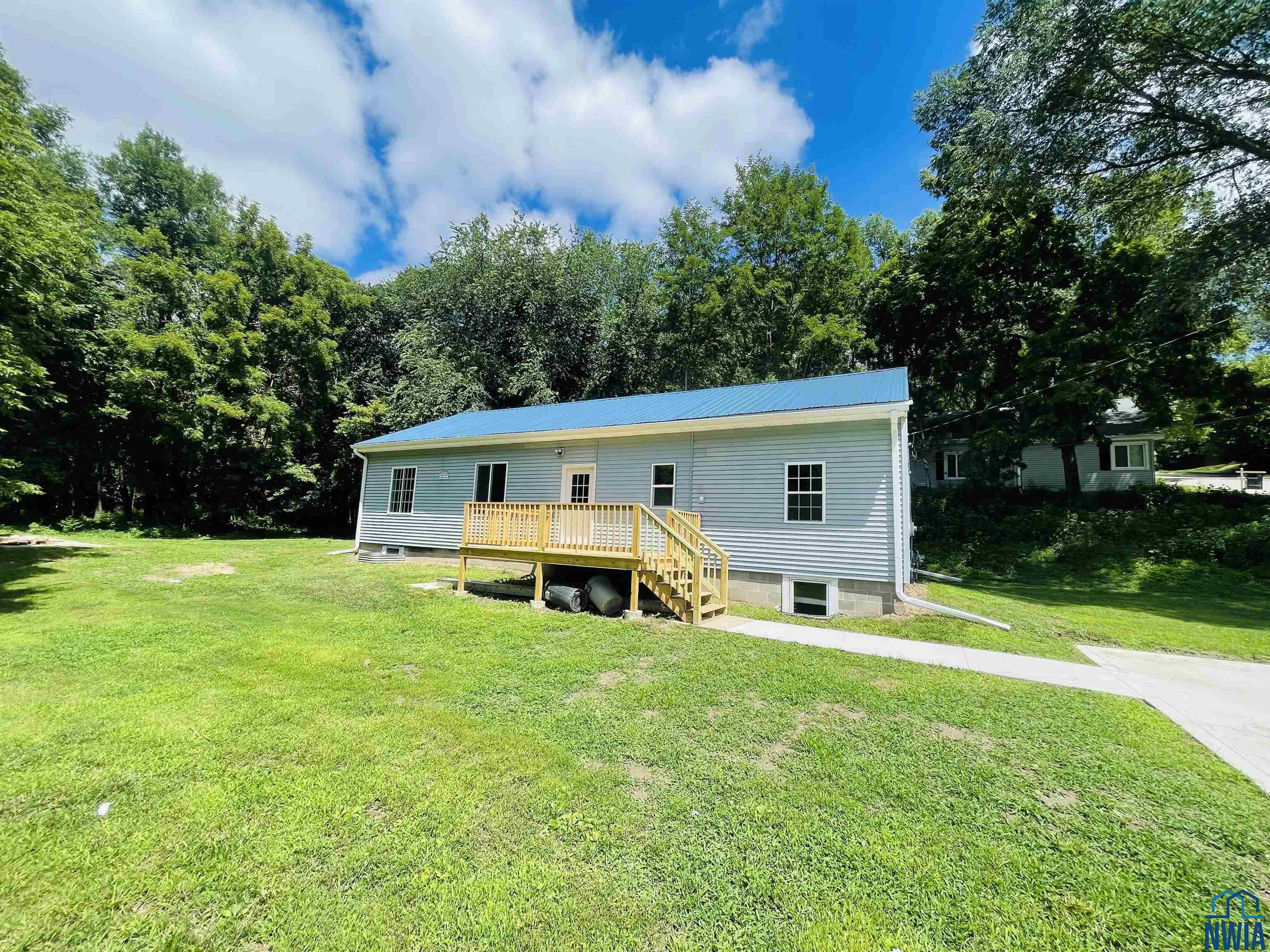 3121 3rd St., Sioux City, Iowa 51105 