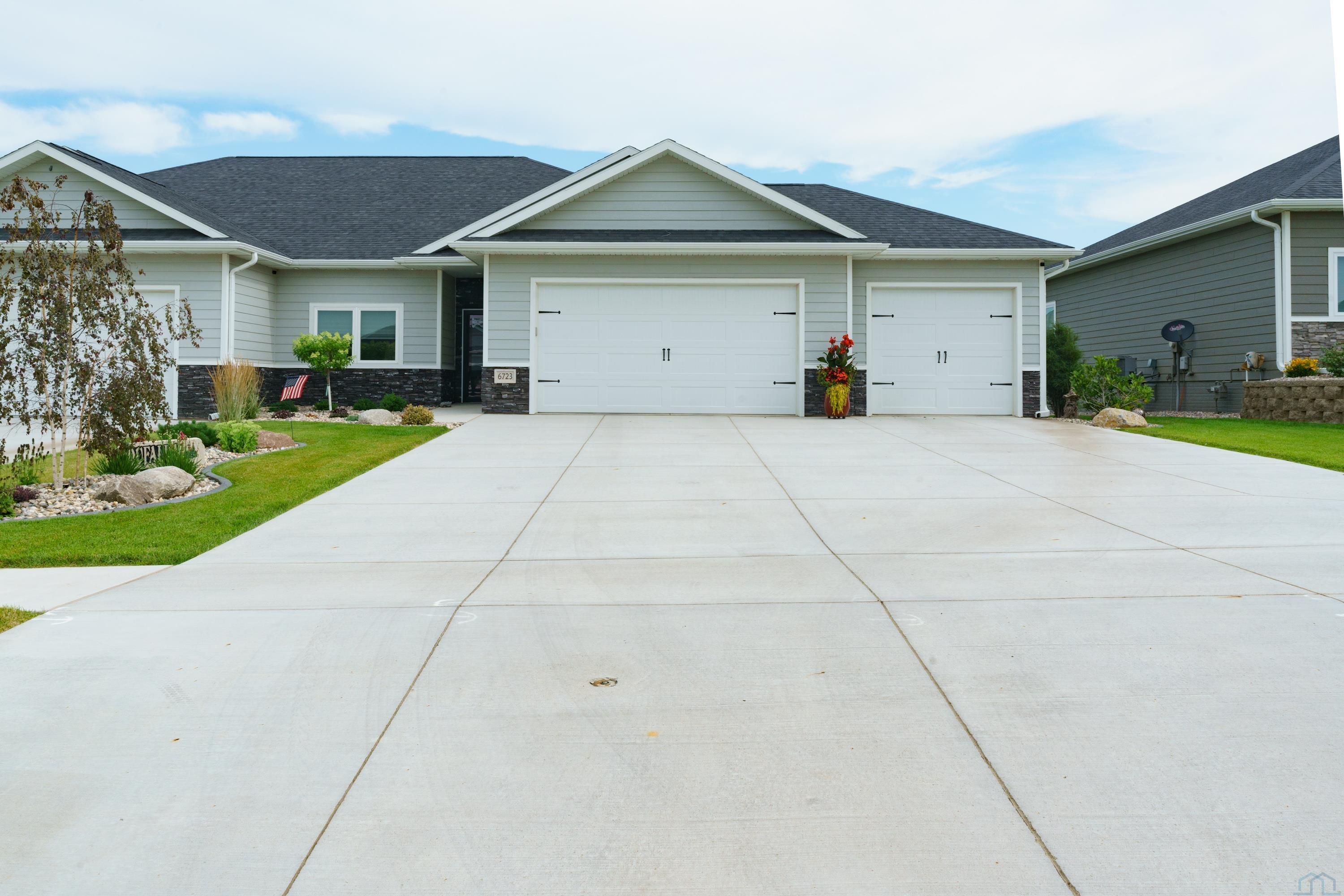 6723 WINDSONG CT, Sioux City, Iowa 51106 