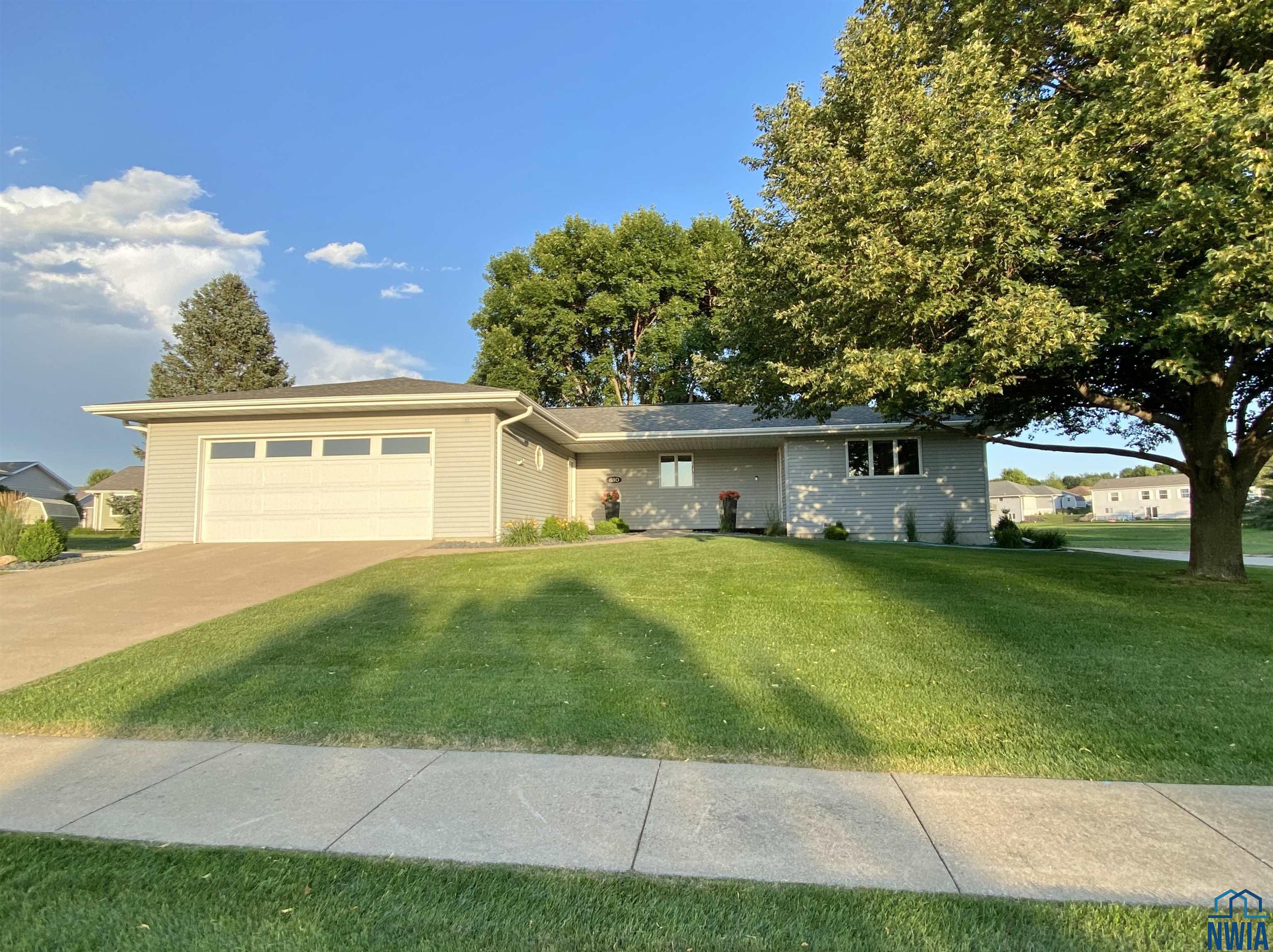 610 Park Court, LeMars, Iowa 51031 