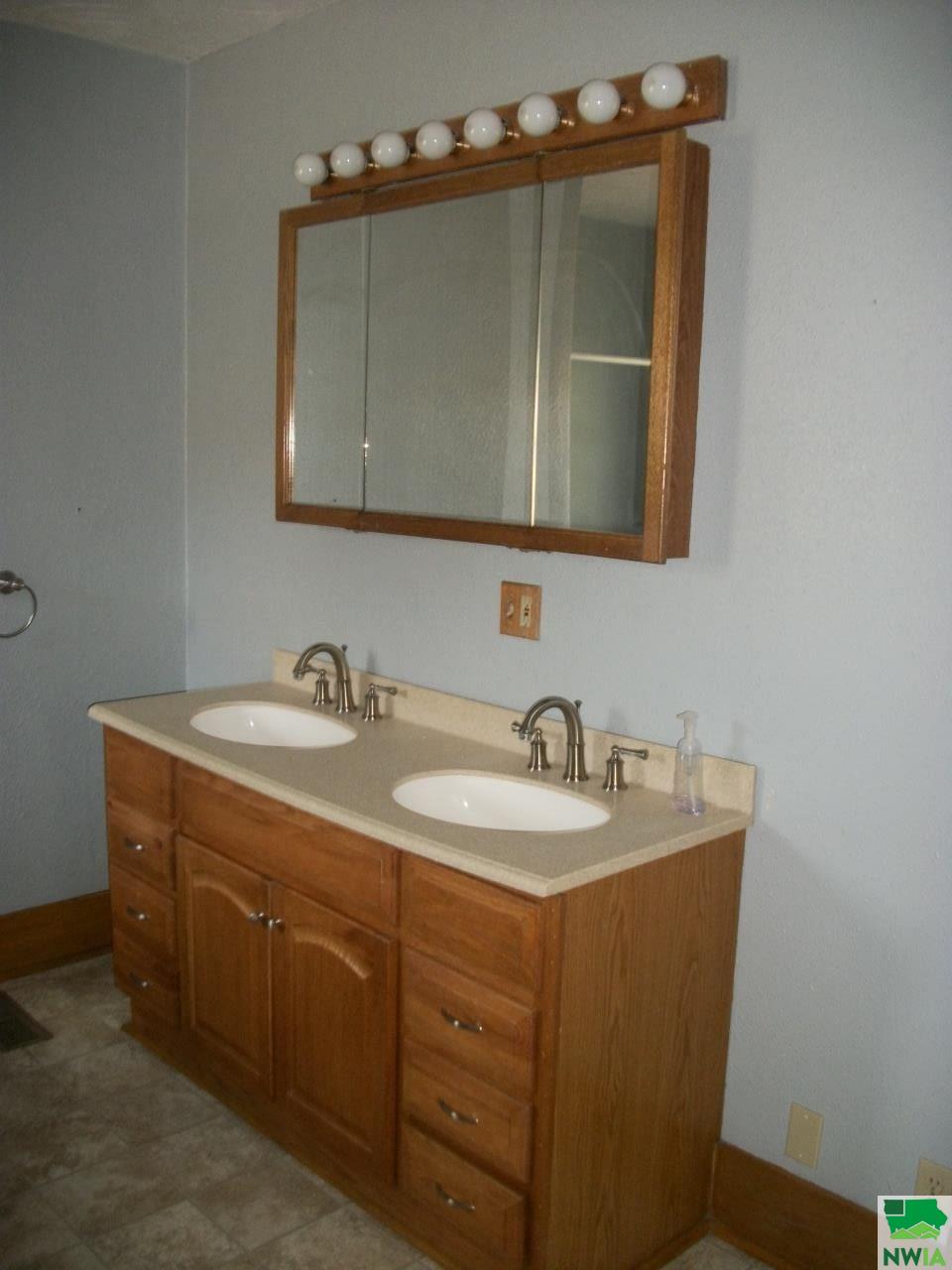MLS #821912
