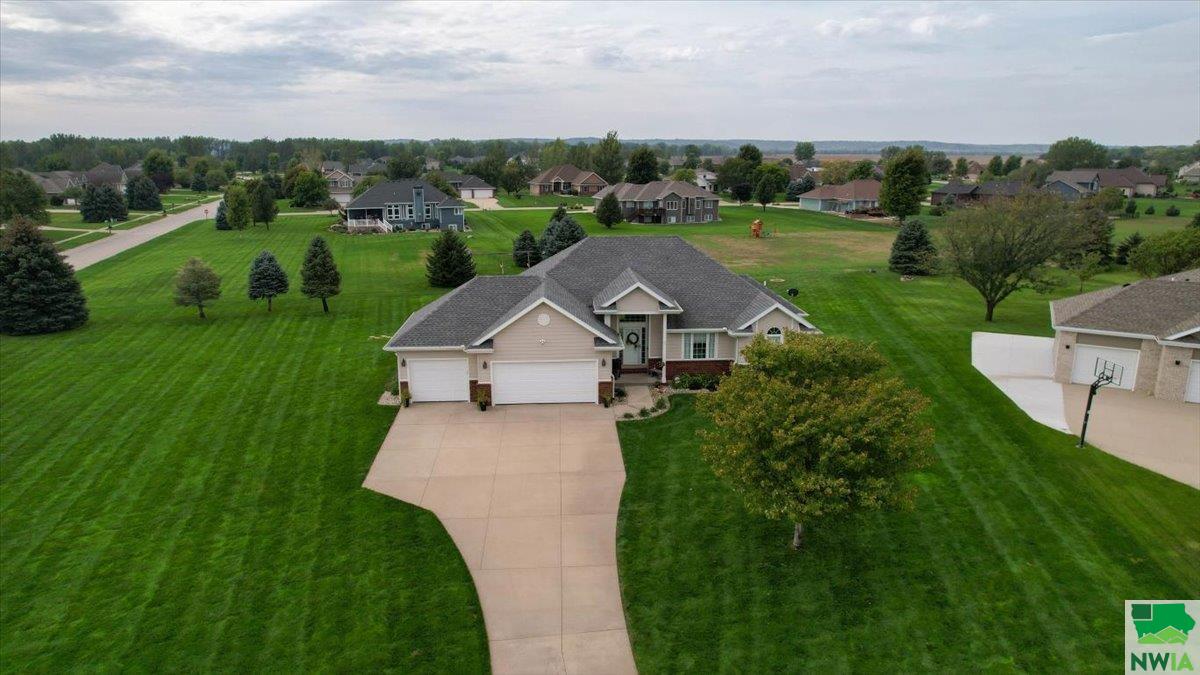 302 Fieldstone Ct, Jefferson, SD 57038 