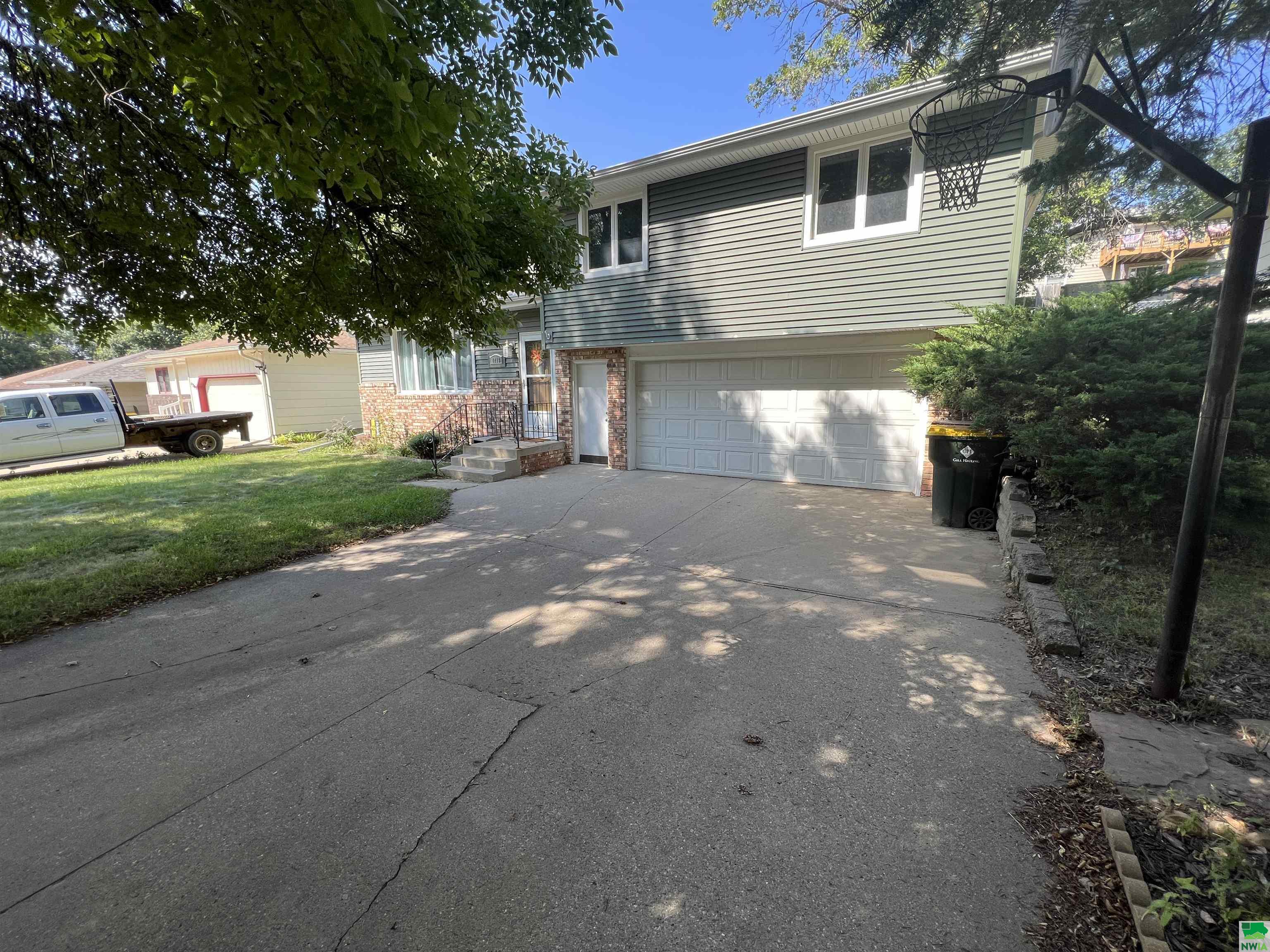 MLS #822310