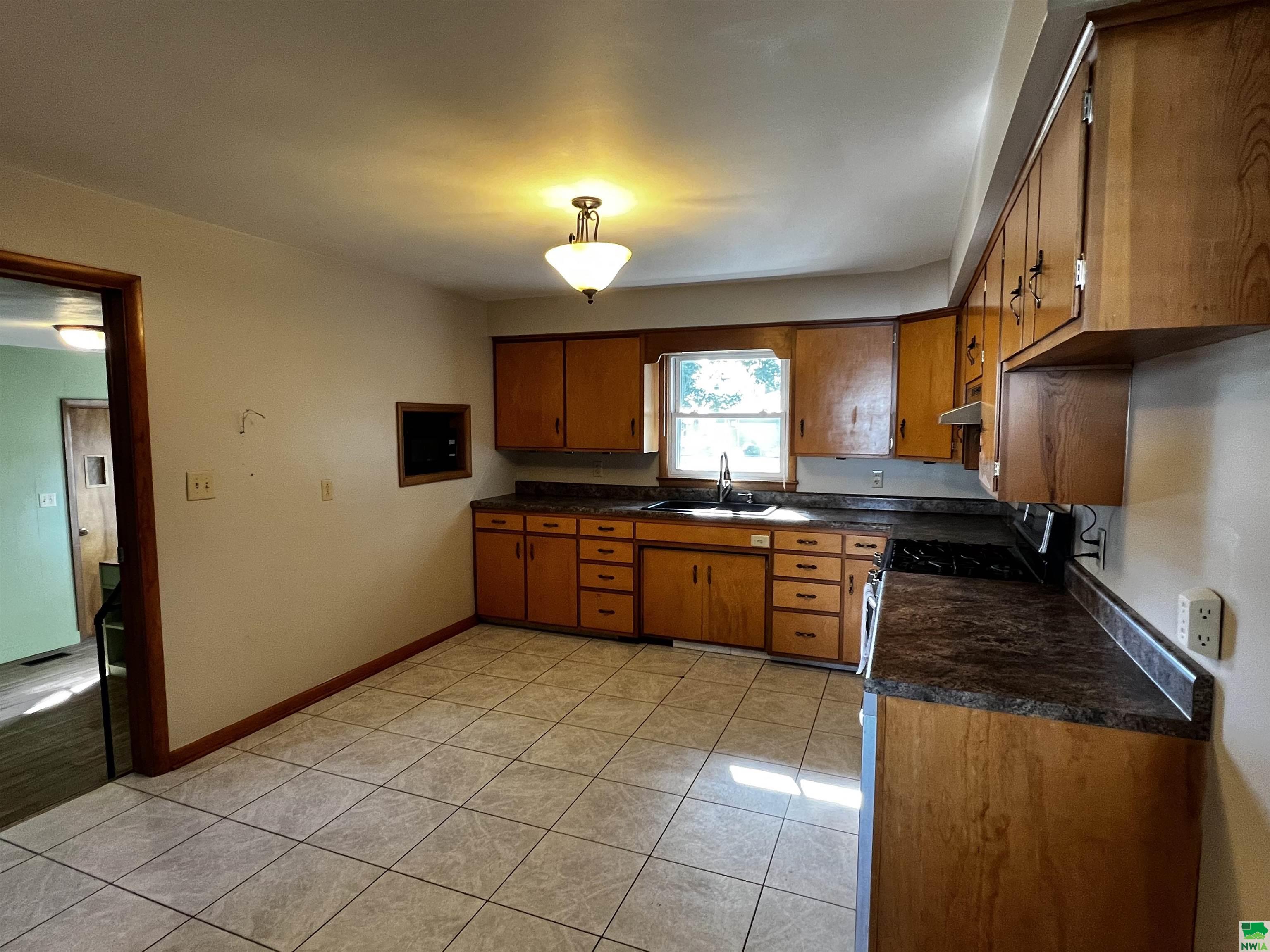MLS #822329