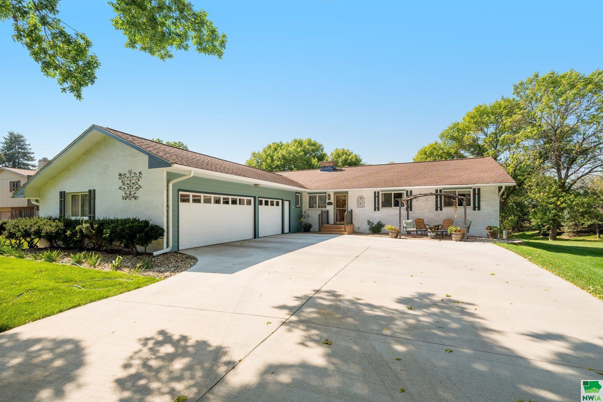 Constance Dr