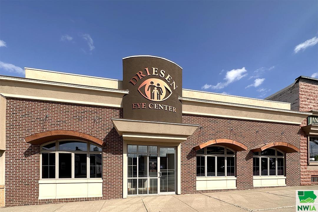 318 N Main Ave, Sioux Center, IA 51250 