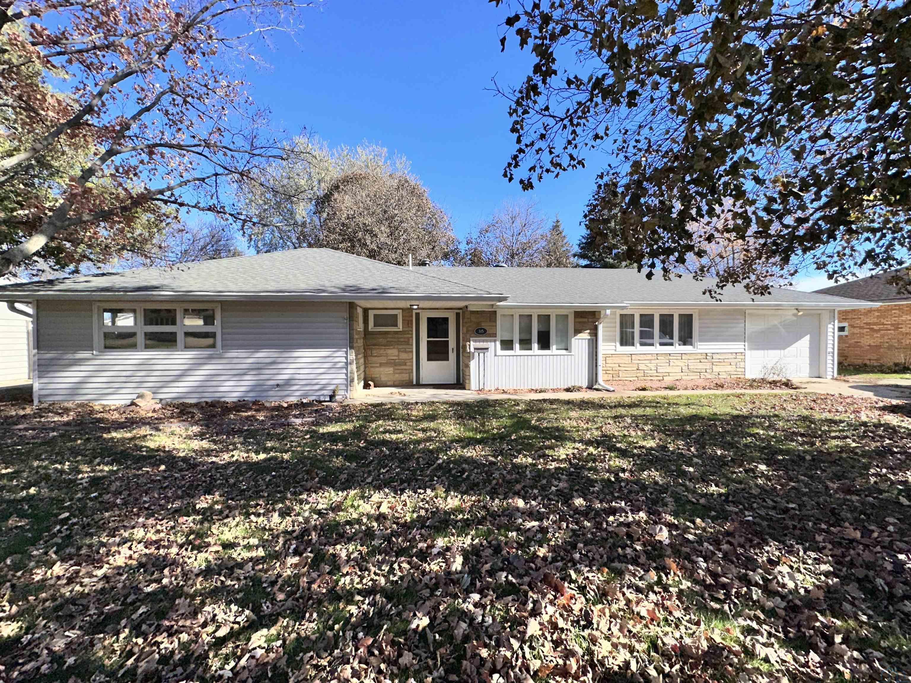 Siouxland Town & Country Realty Serving Sioux Center, Orange City, Alton and the Surrounding Area!