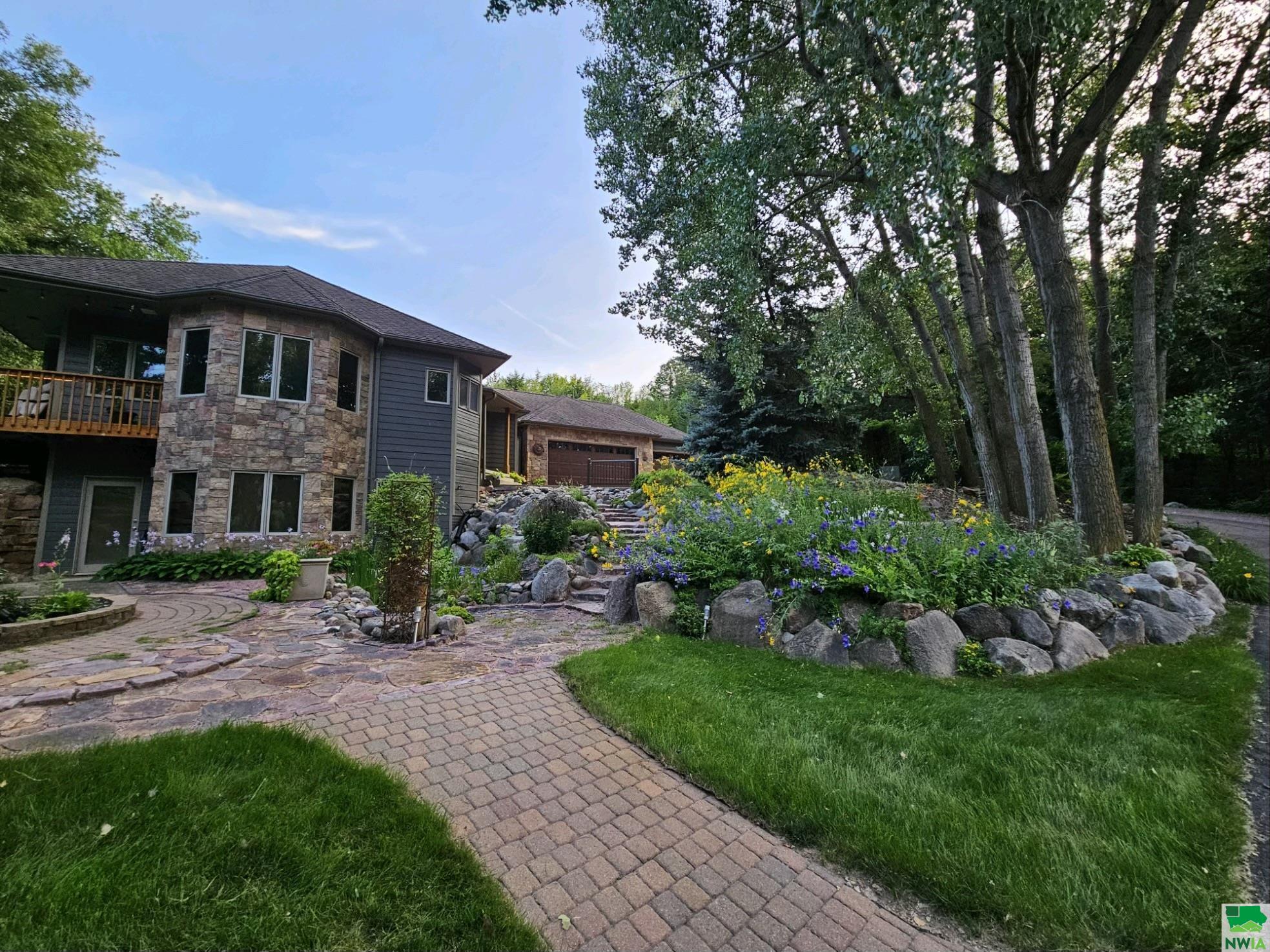 MLS #823058