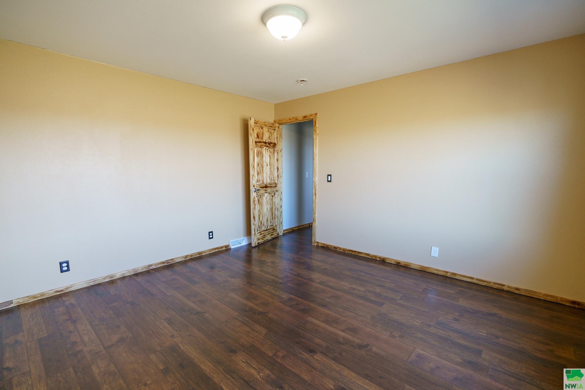 MLS #823075