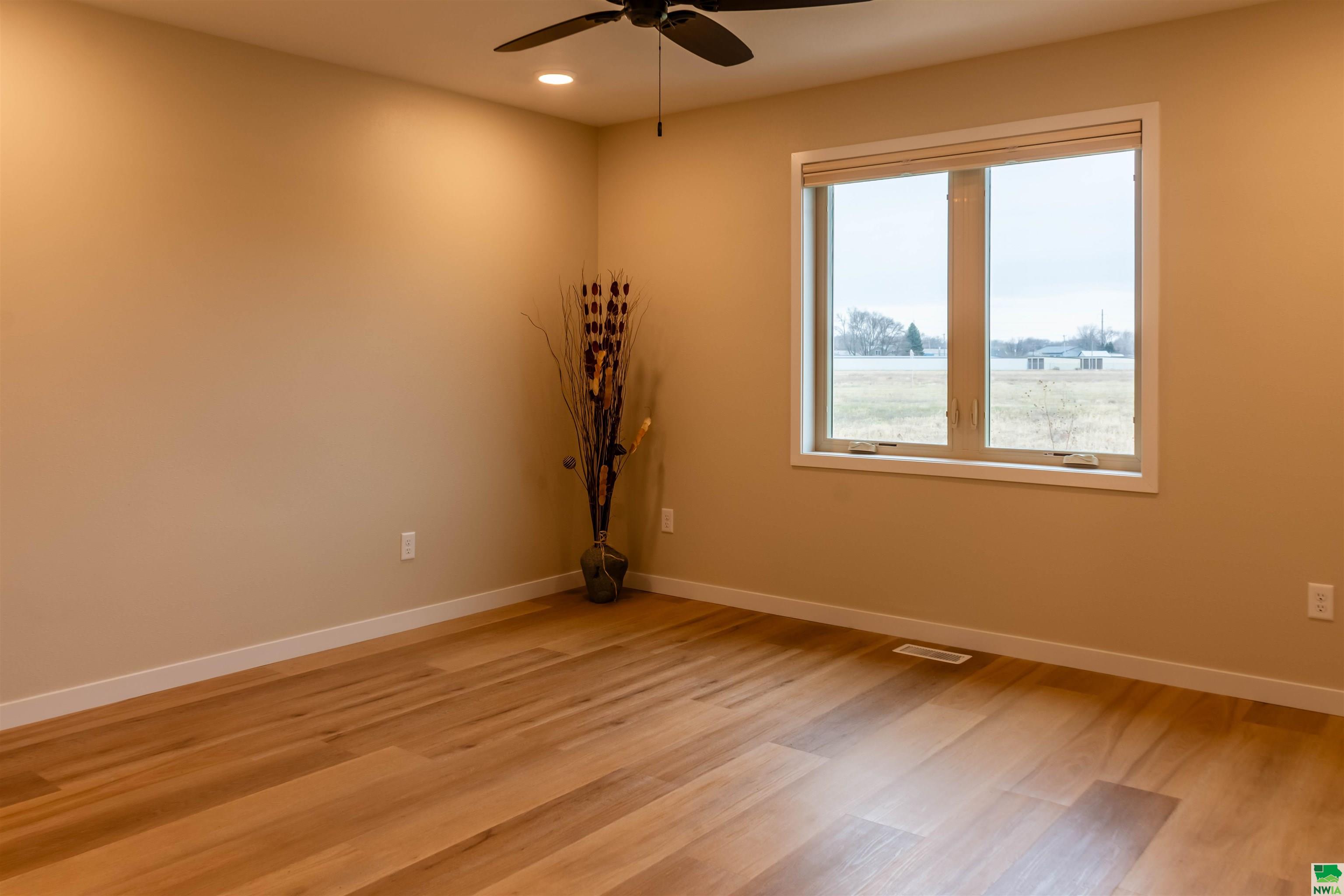 MLS #823100