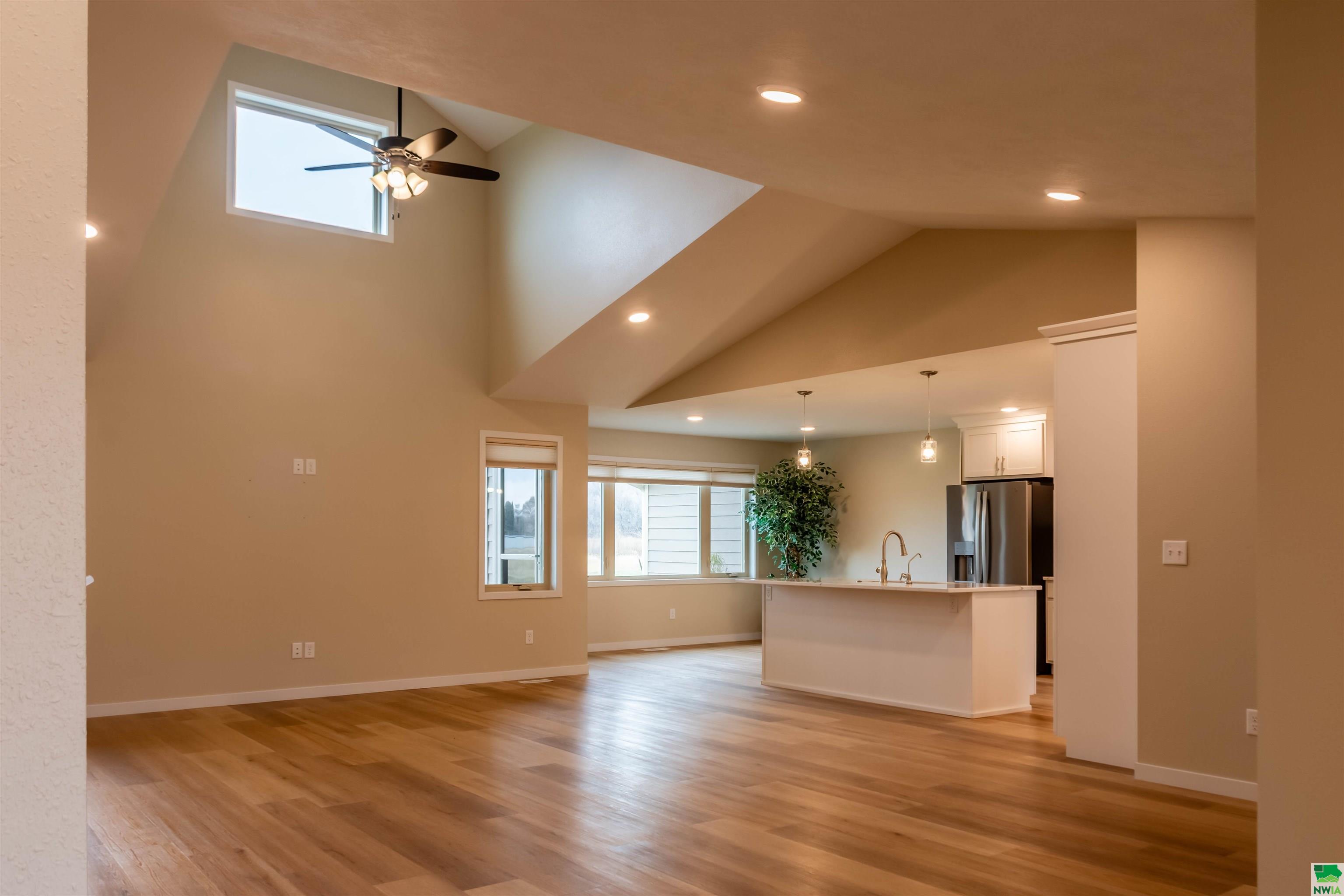 MLS #823100