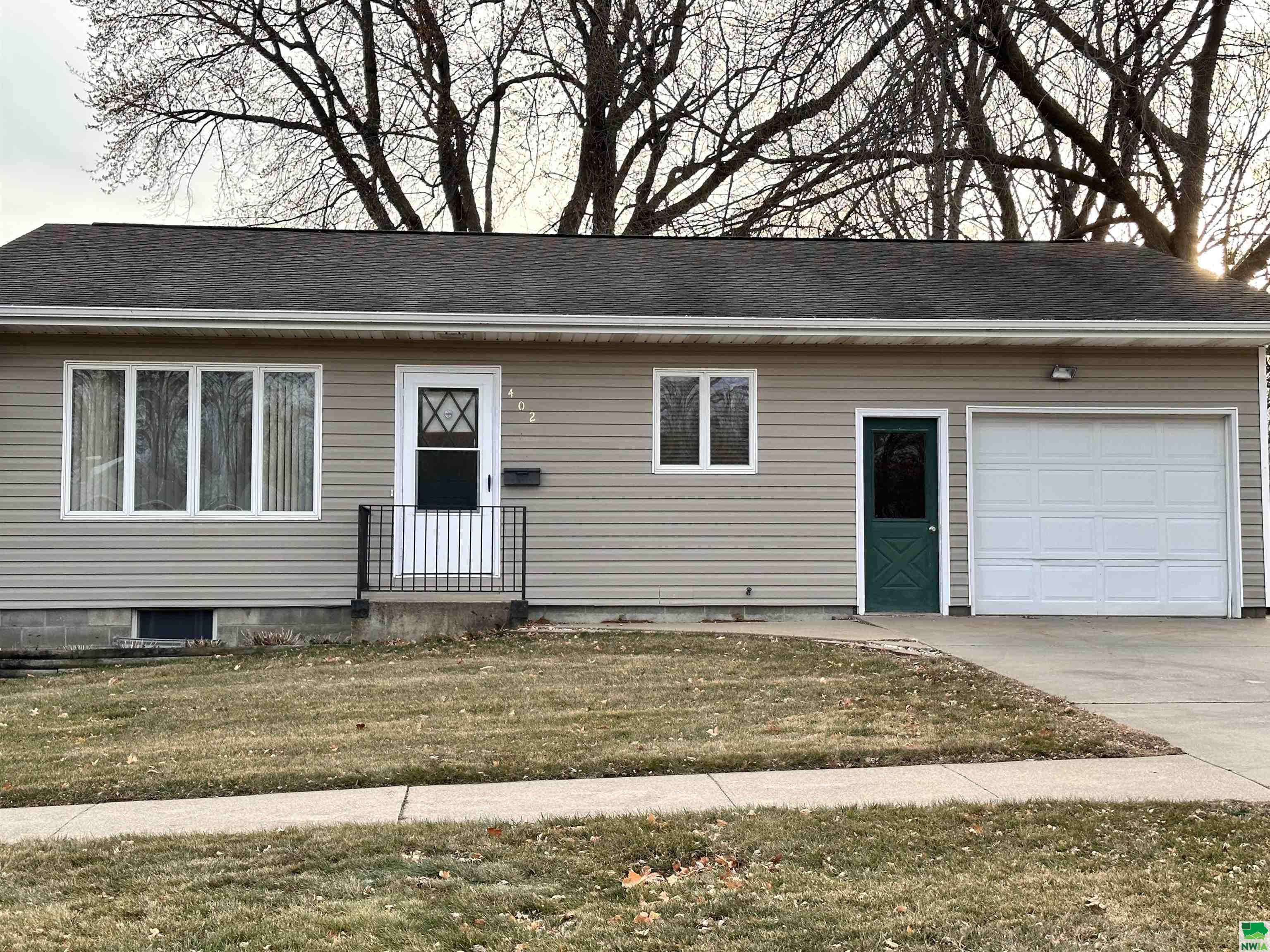 402 9th Street						  						 , Alton						 , IA						  51003						  
