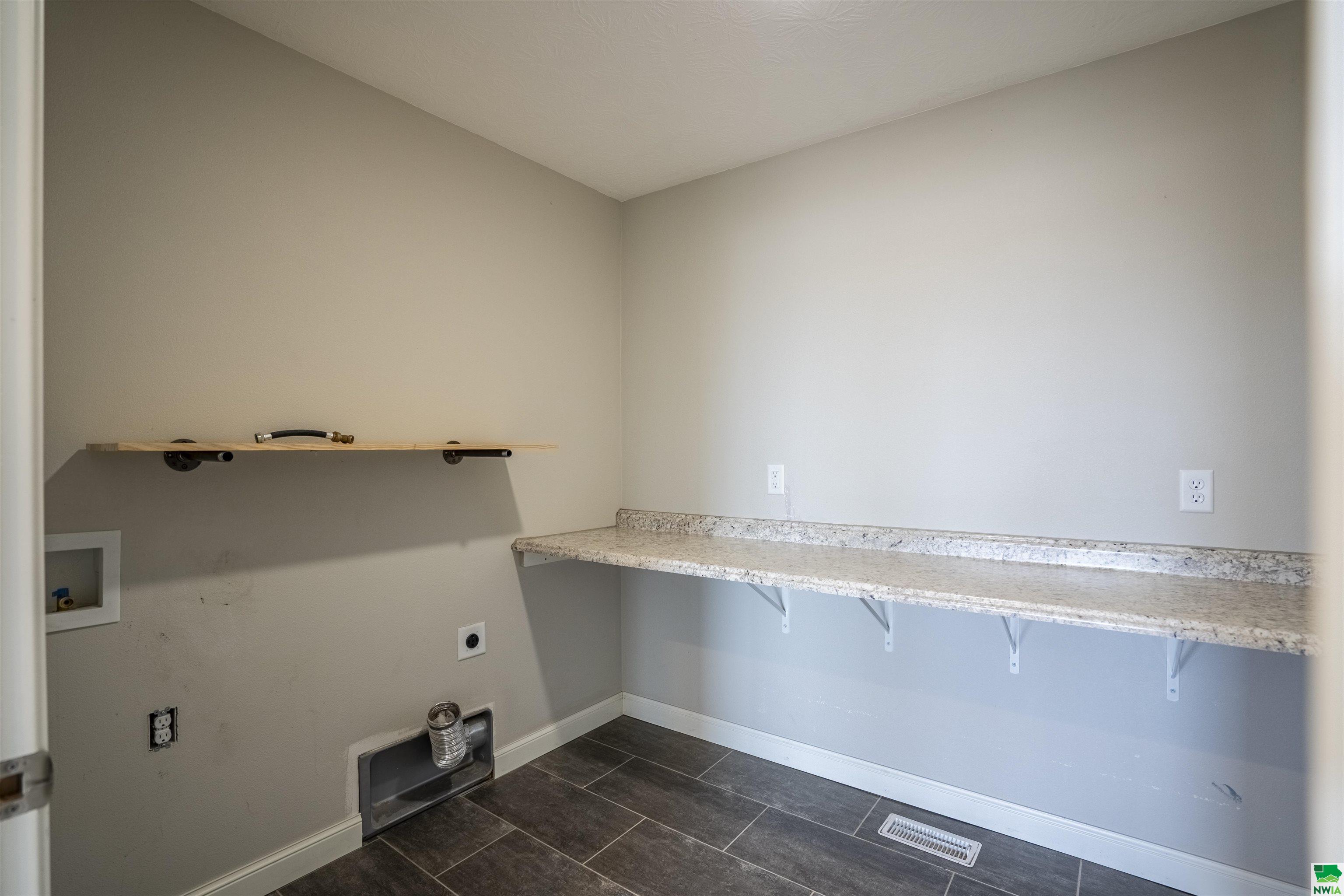 MLS #823637