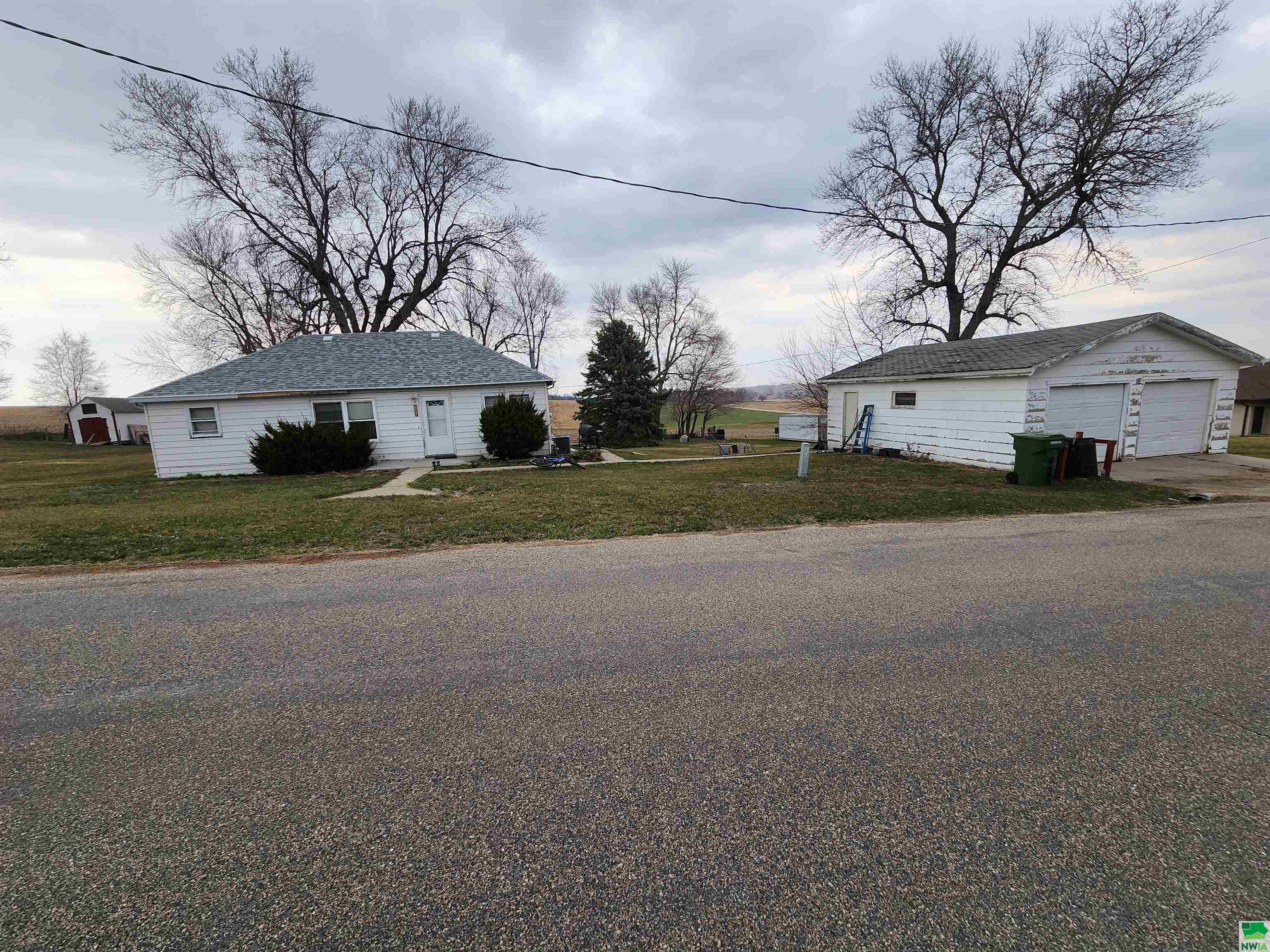 MLS #824127