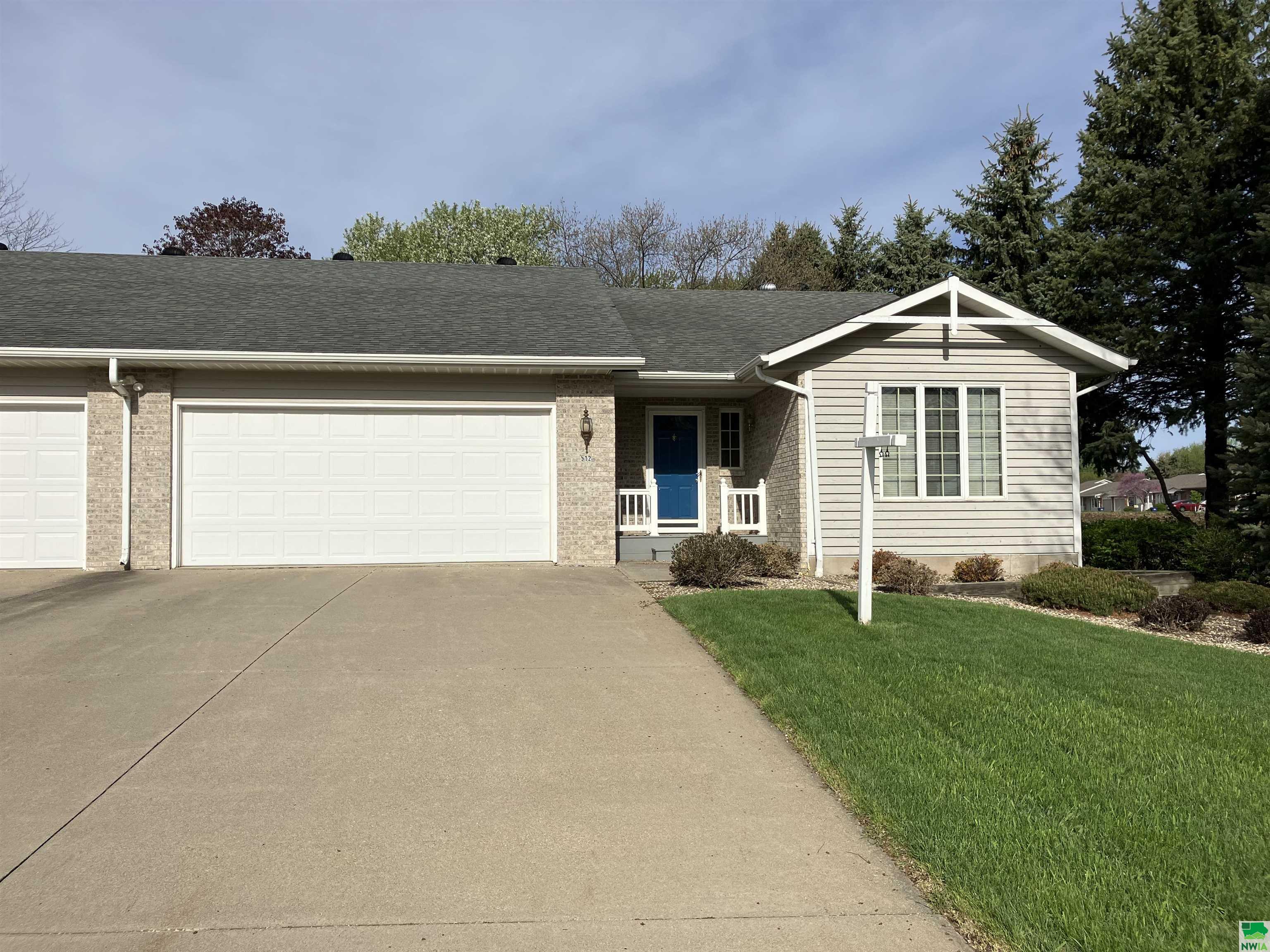 512 Frankfort Ave SE, Orange City, Iowa 51041 