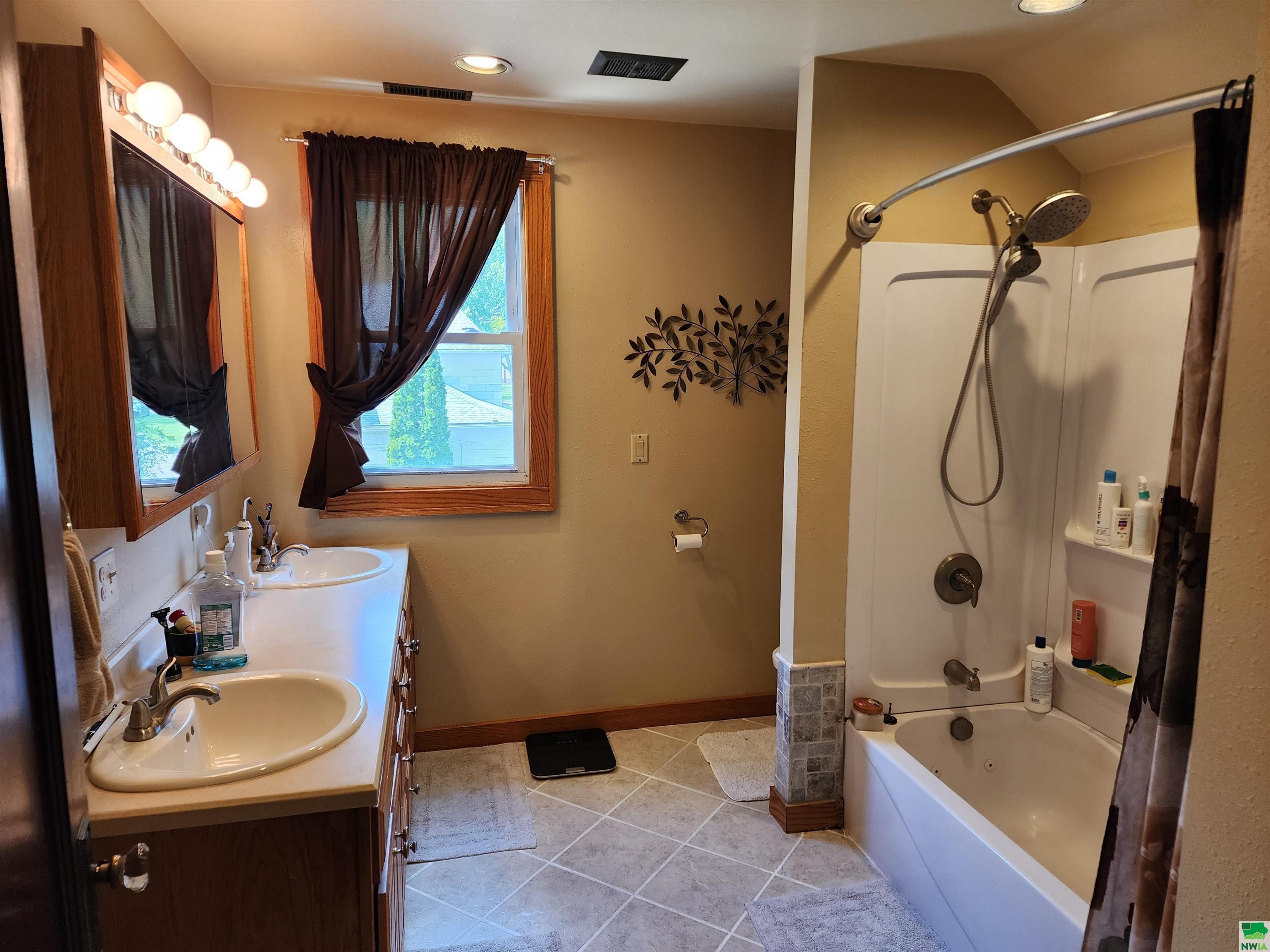 MLS #824906