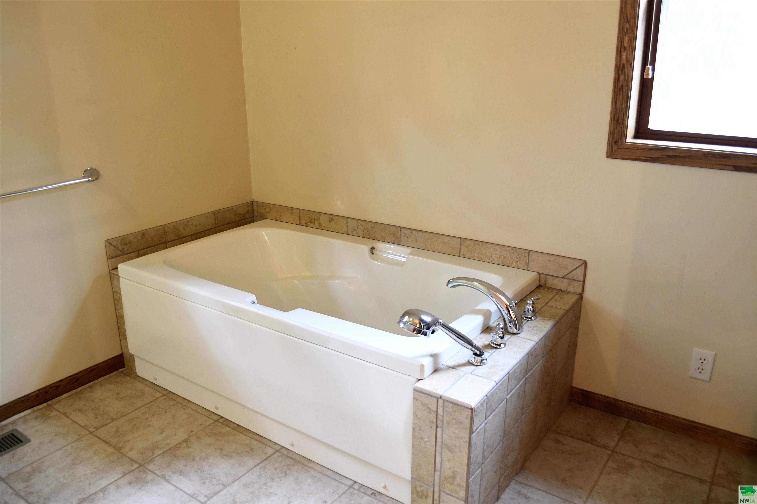 MLS #825016
