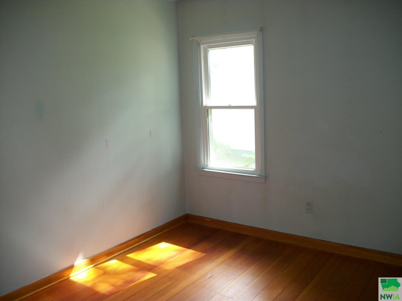 MLS #825037