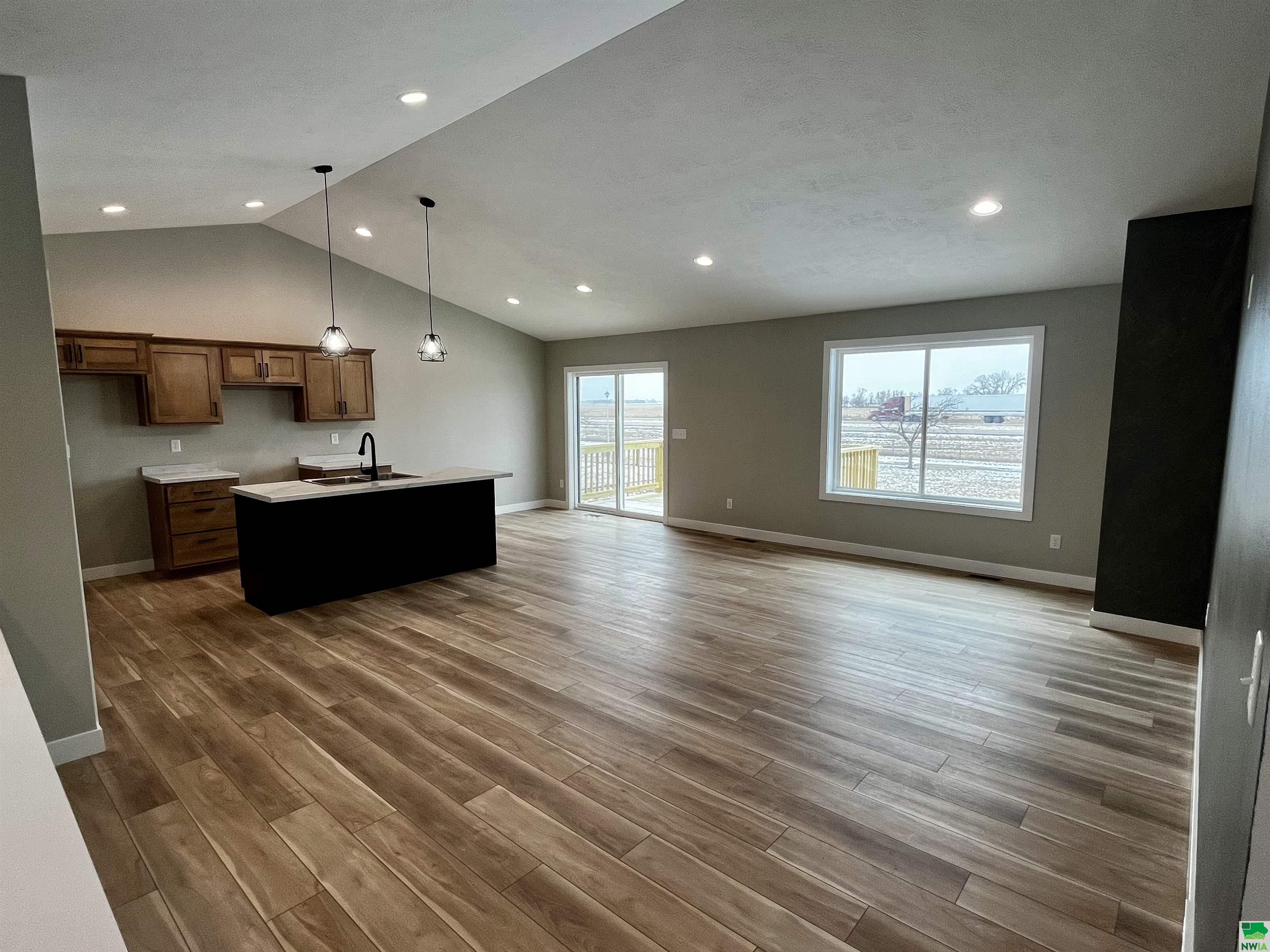 MLS #825103