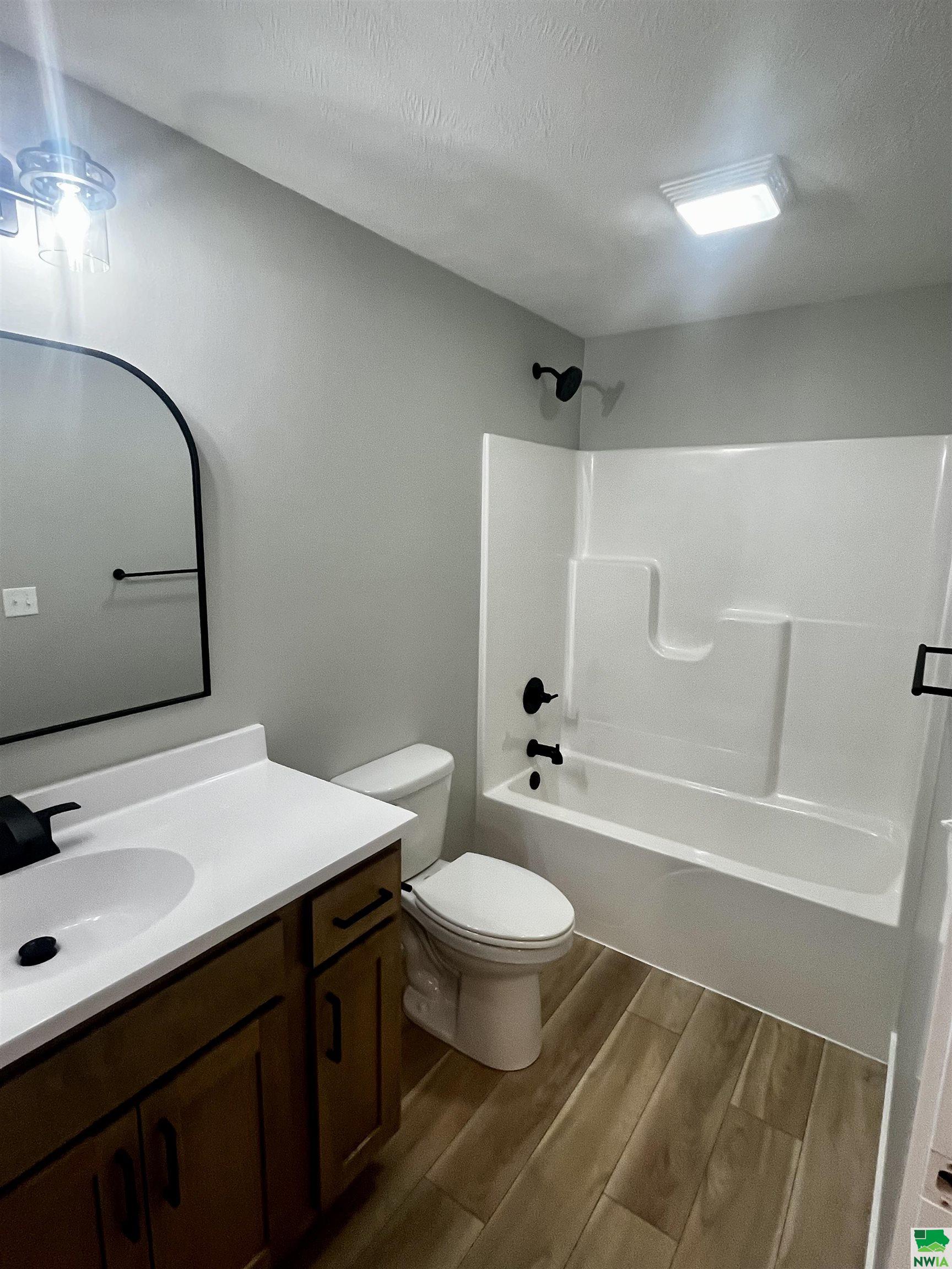 MLS #825103