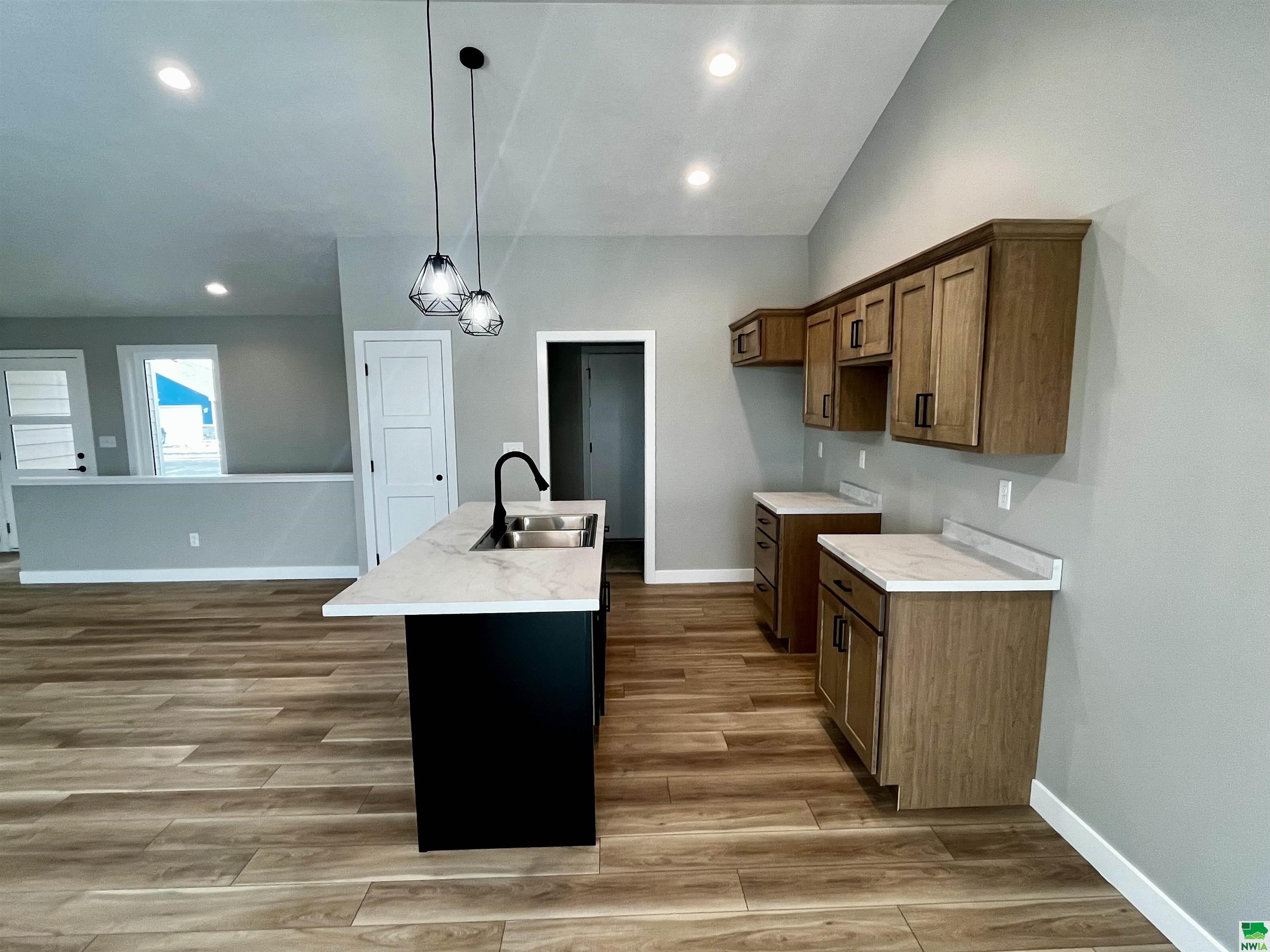 MLS #825103