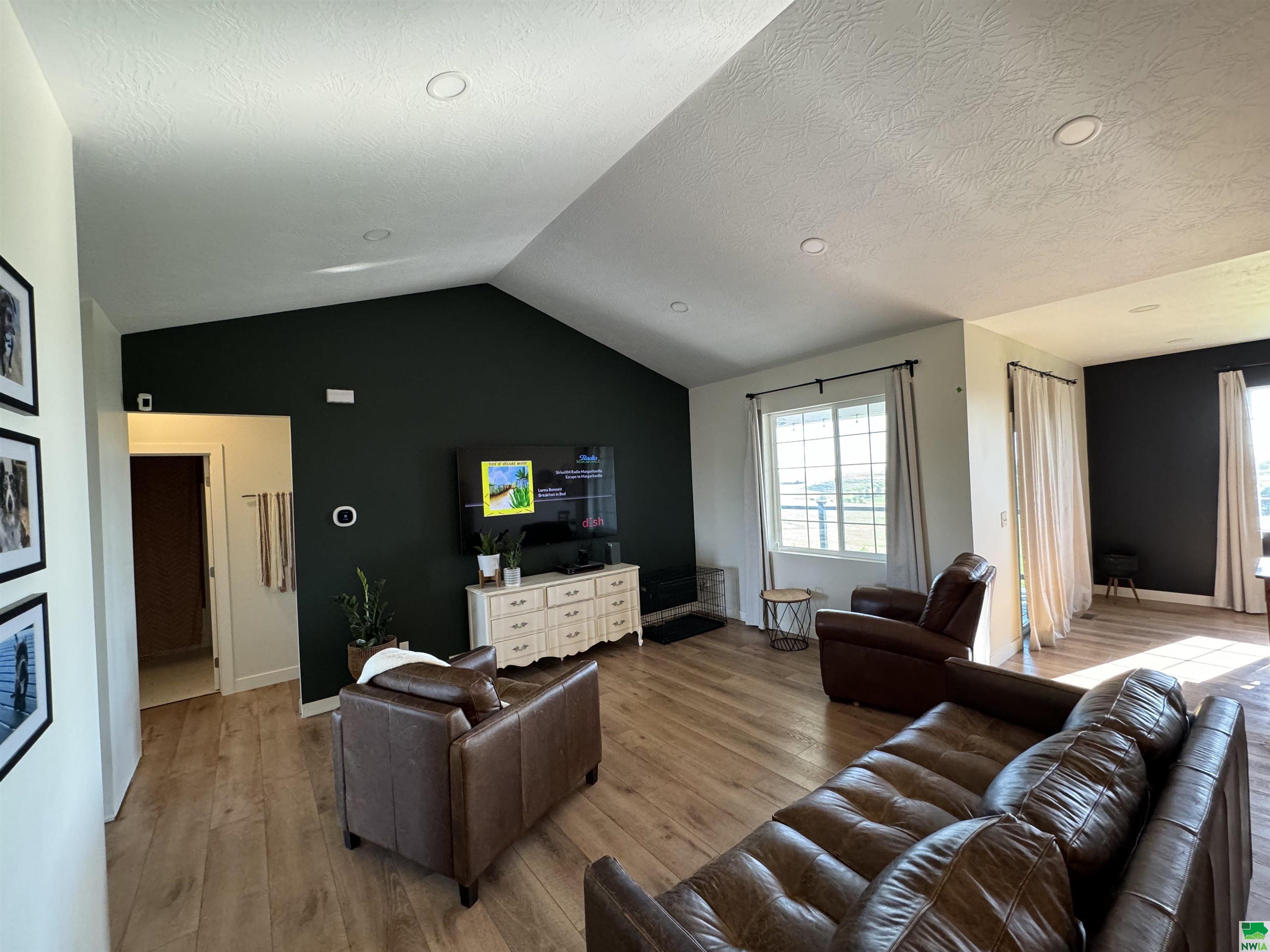 MLS #825116