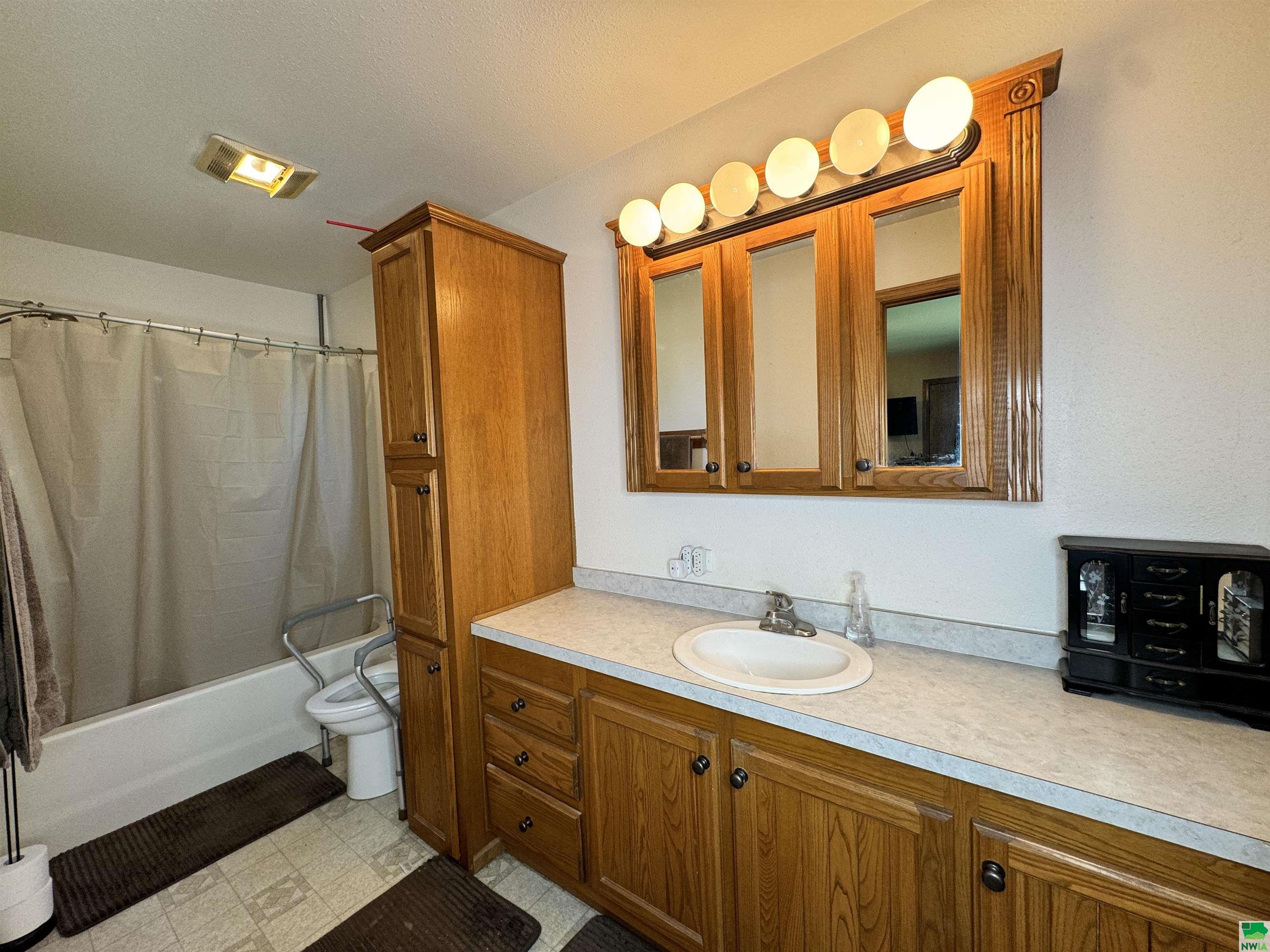 MLS #825124