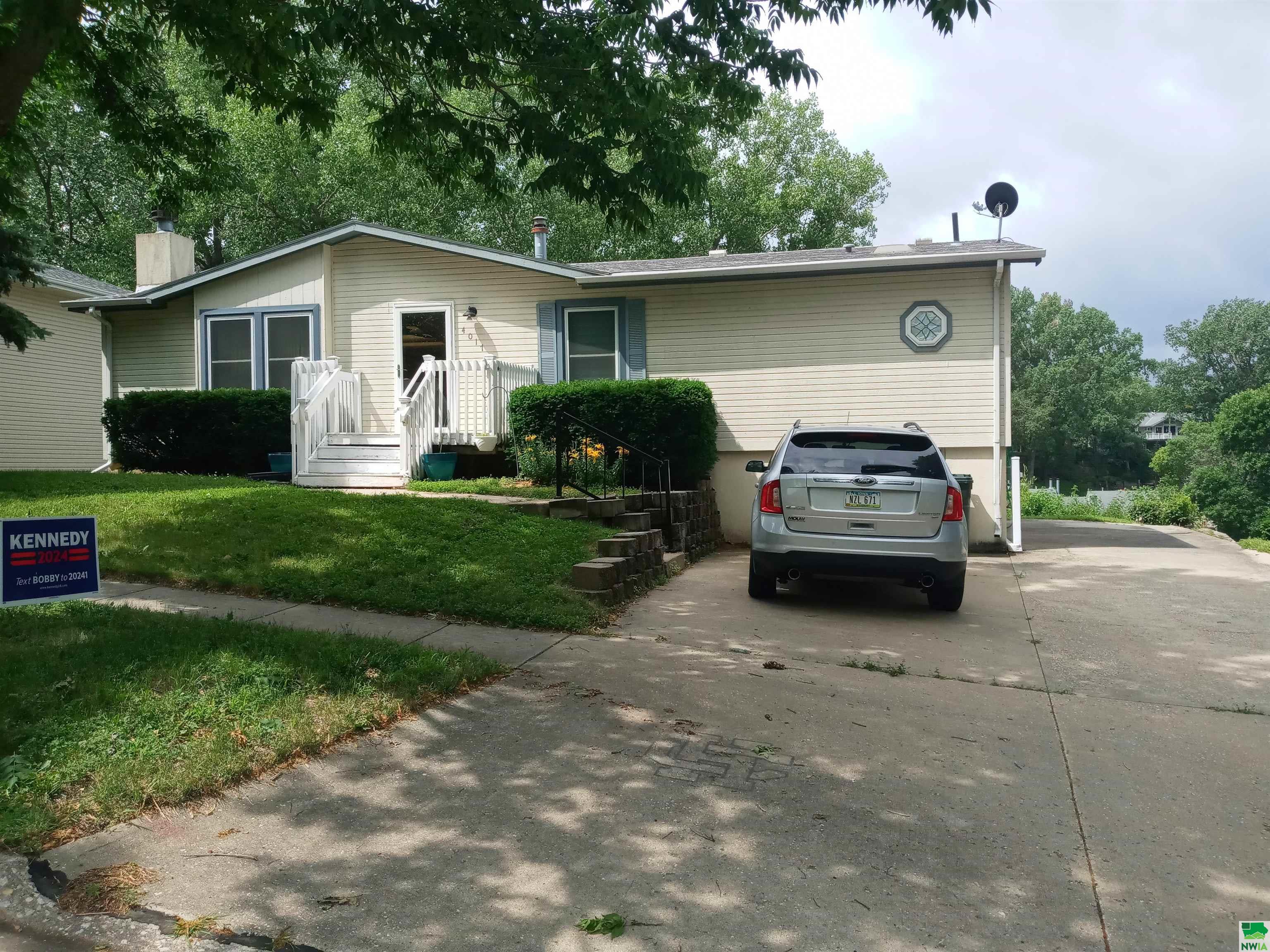 MLS #825162