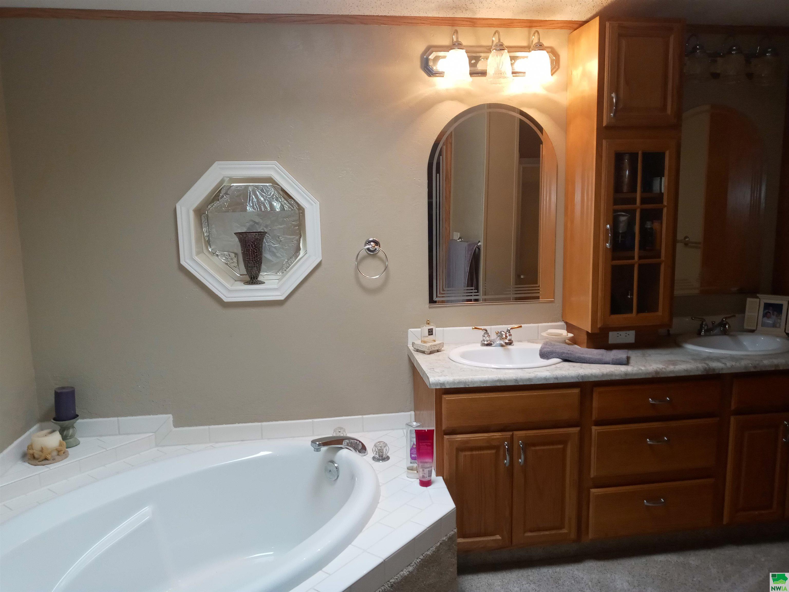 MLS #825162