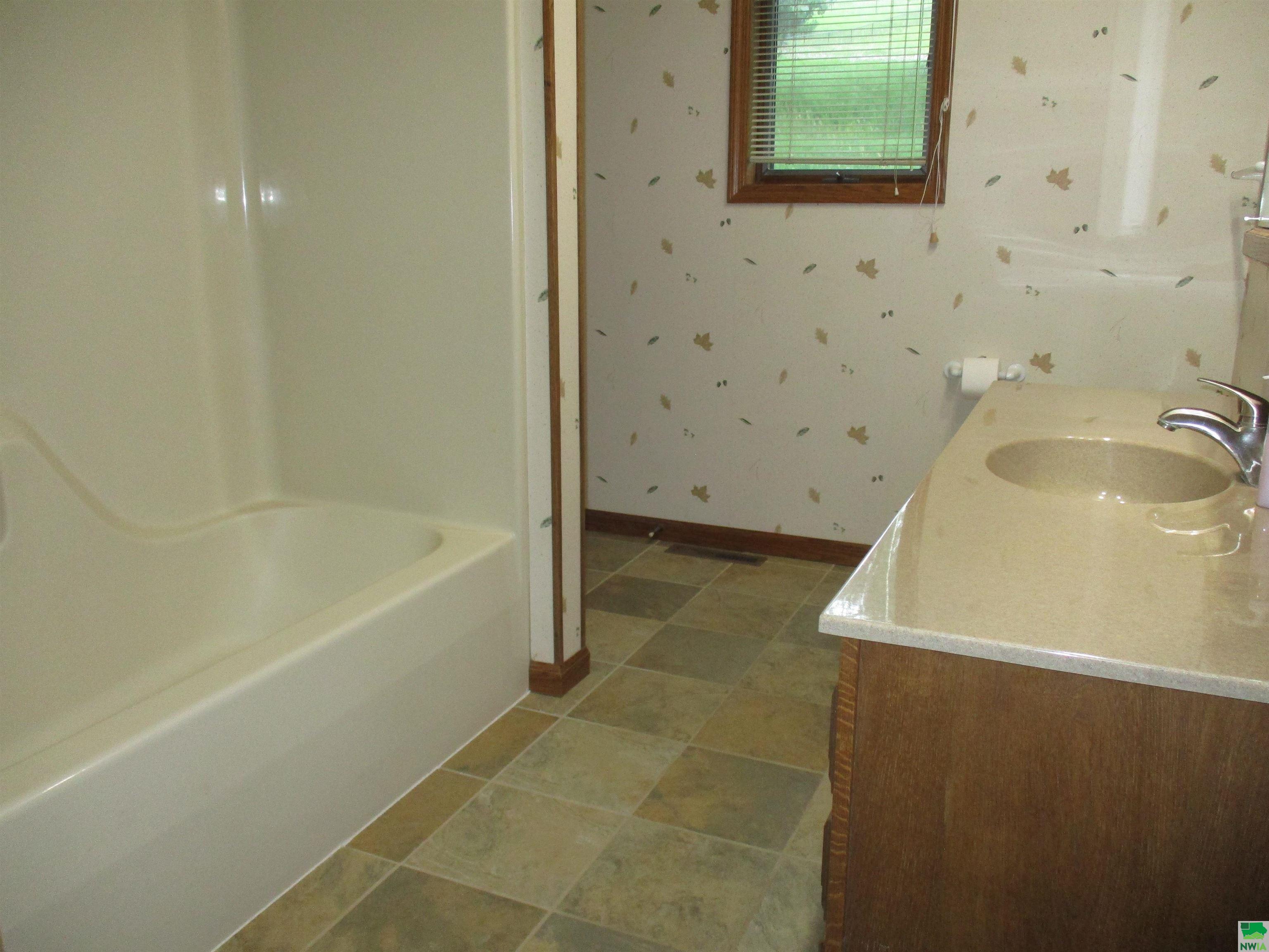 MLS #825319