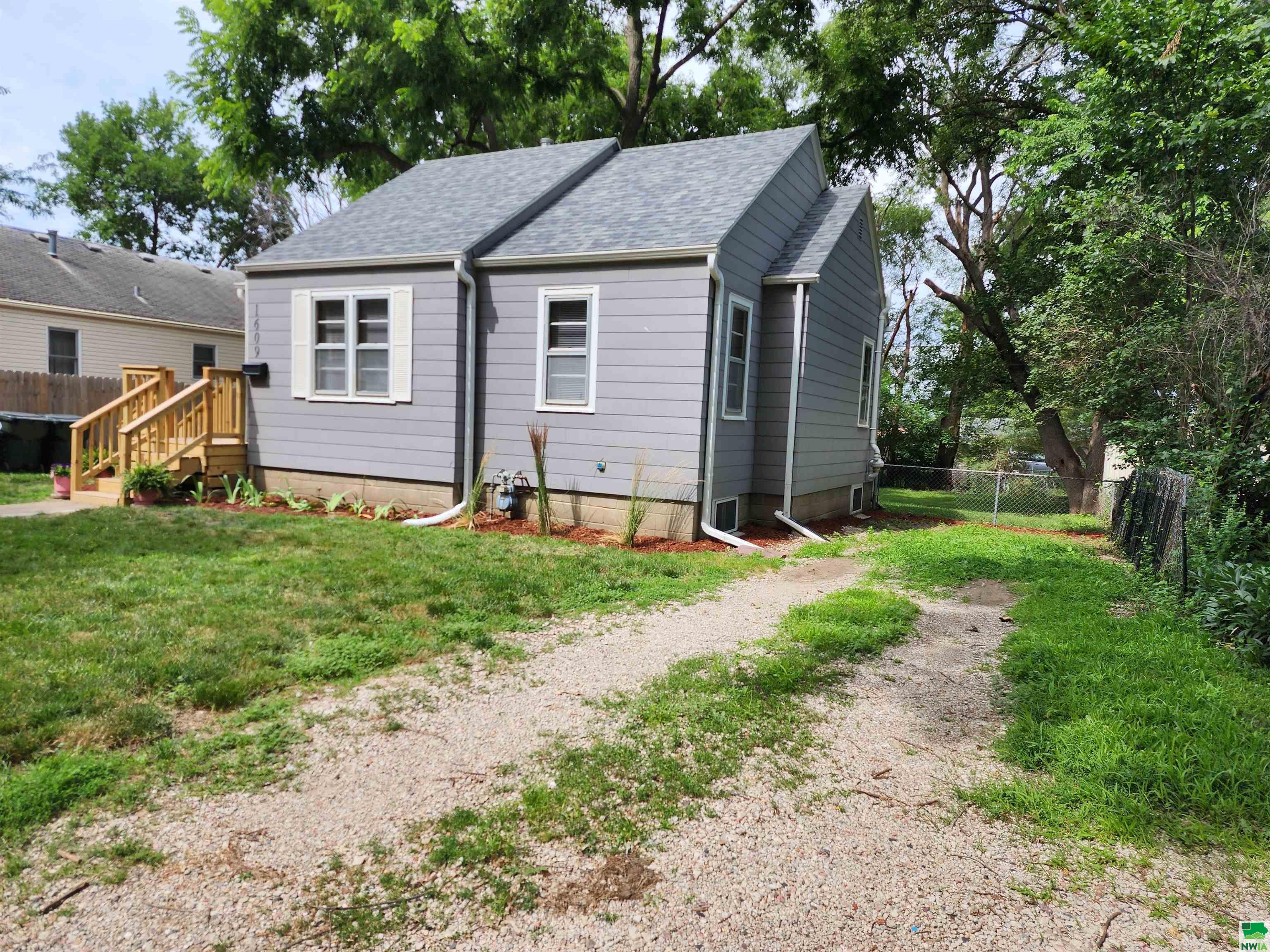 MLS #825324