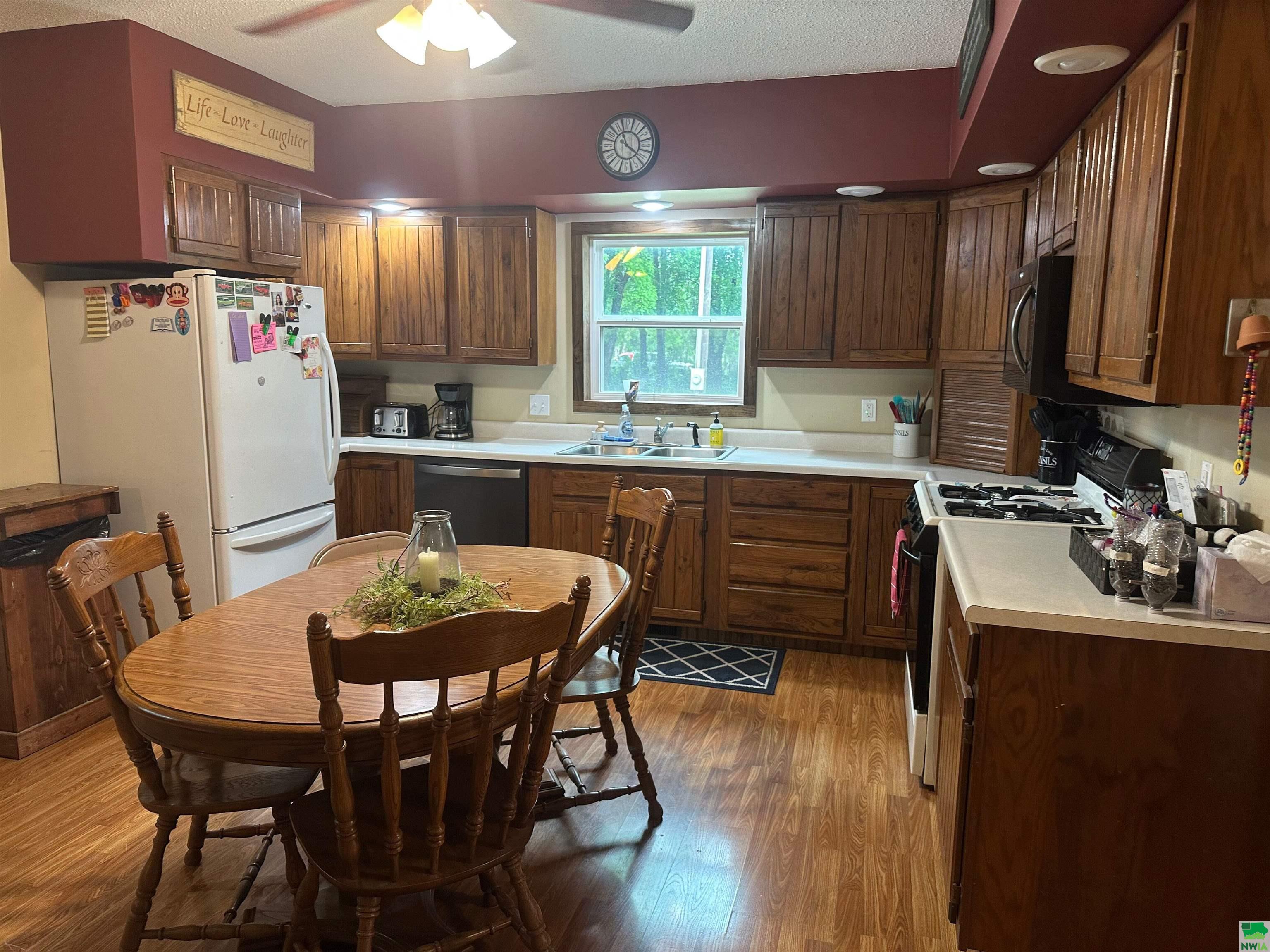 MLS #825352