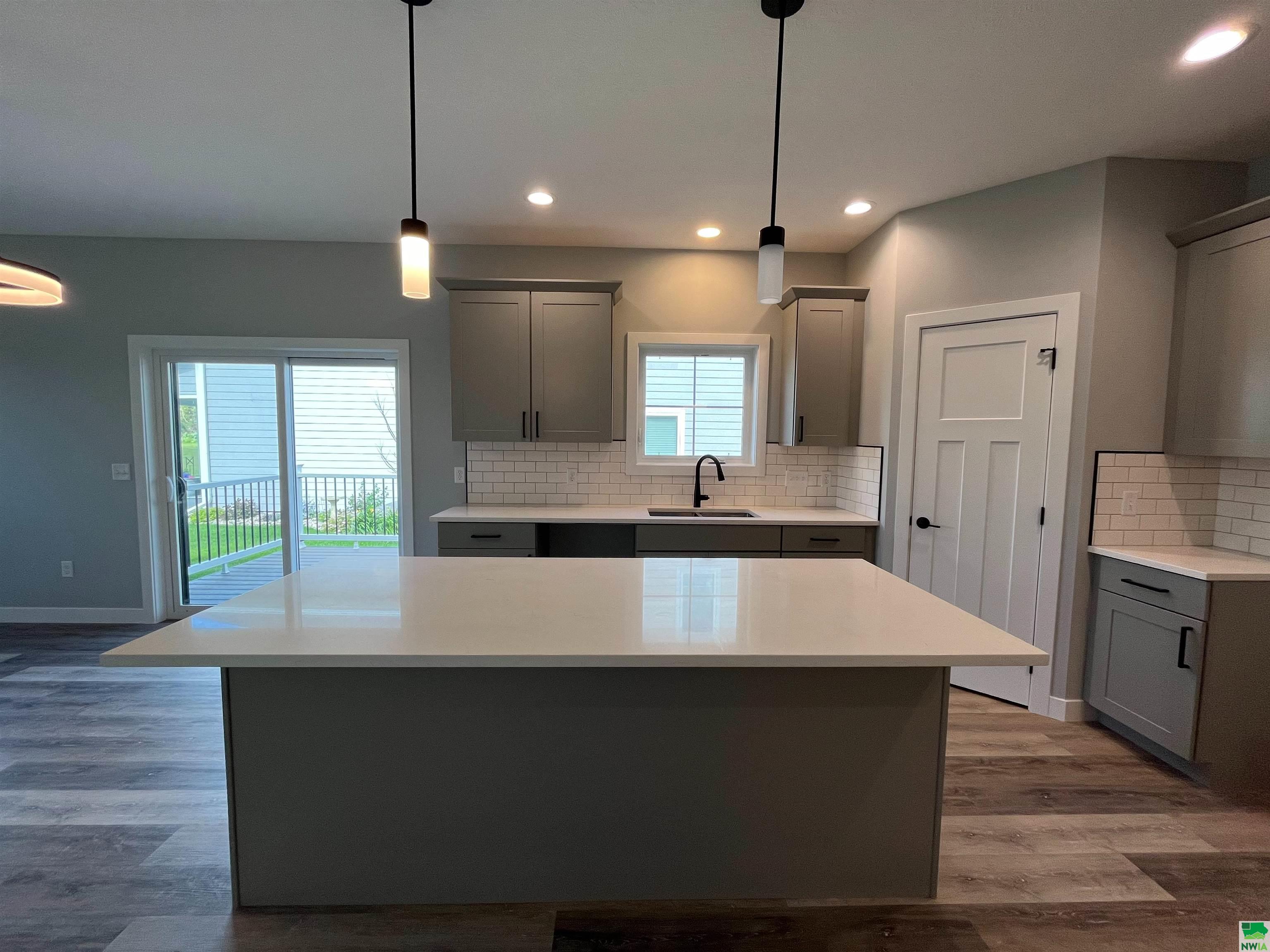 MLS #825387