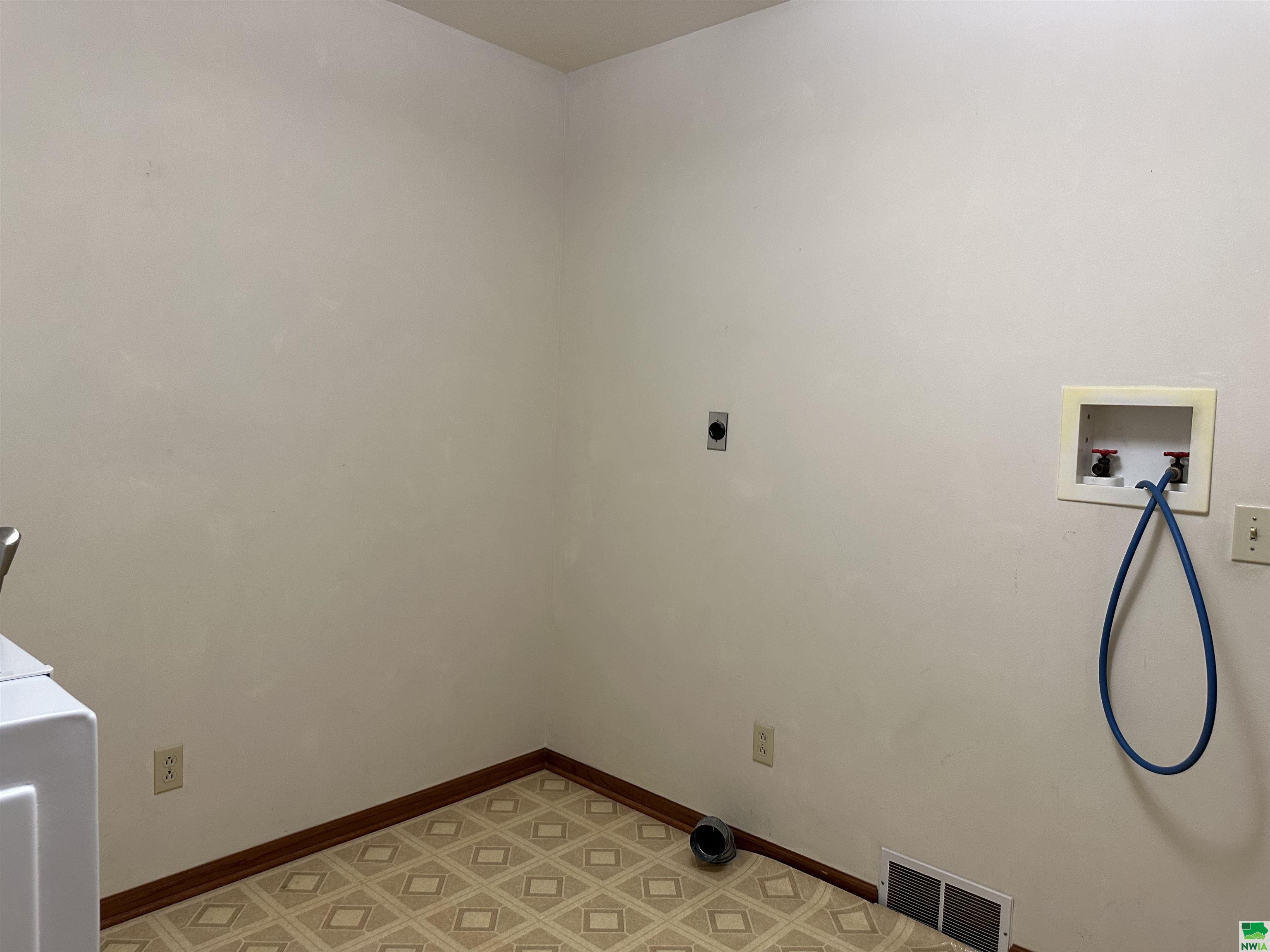 MLS #825391