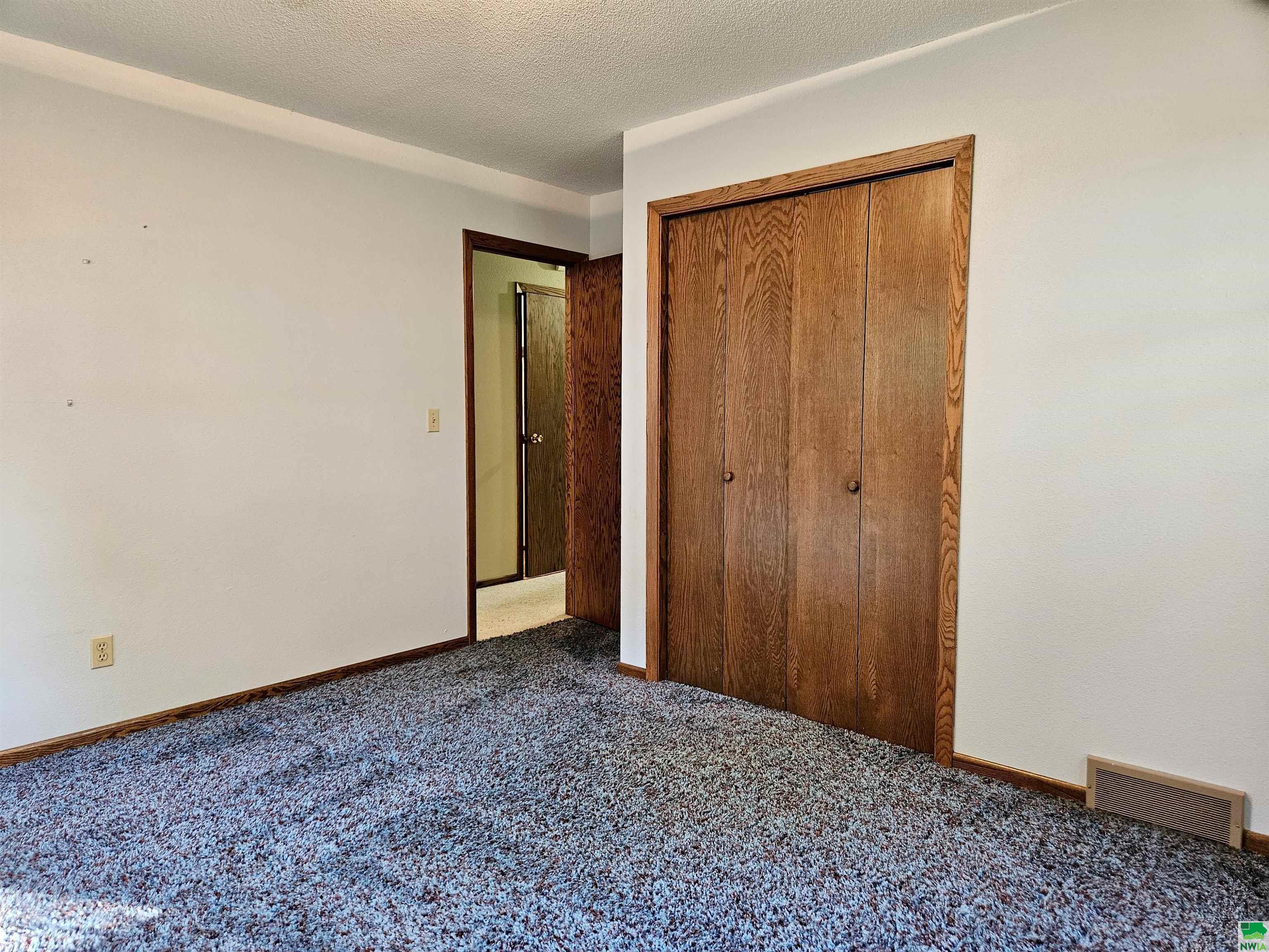 MLS #825400