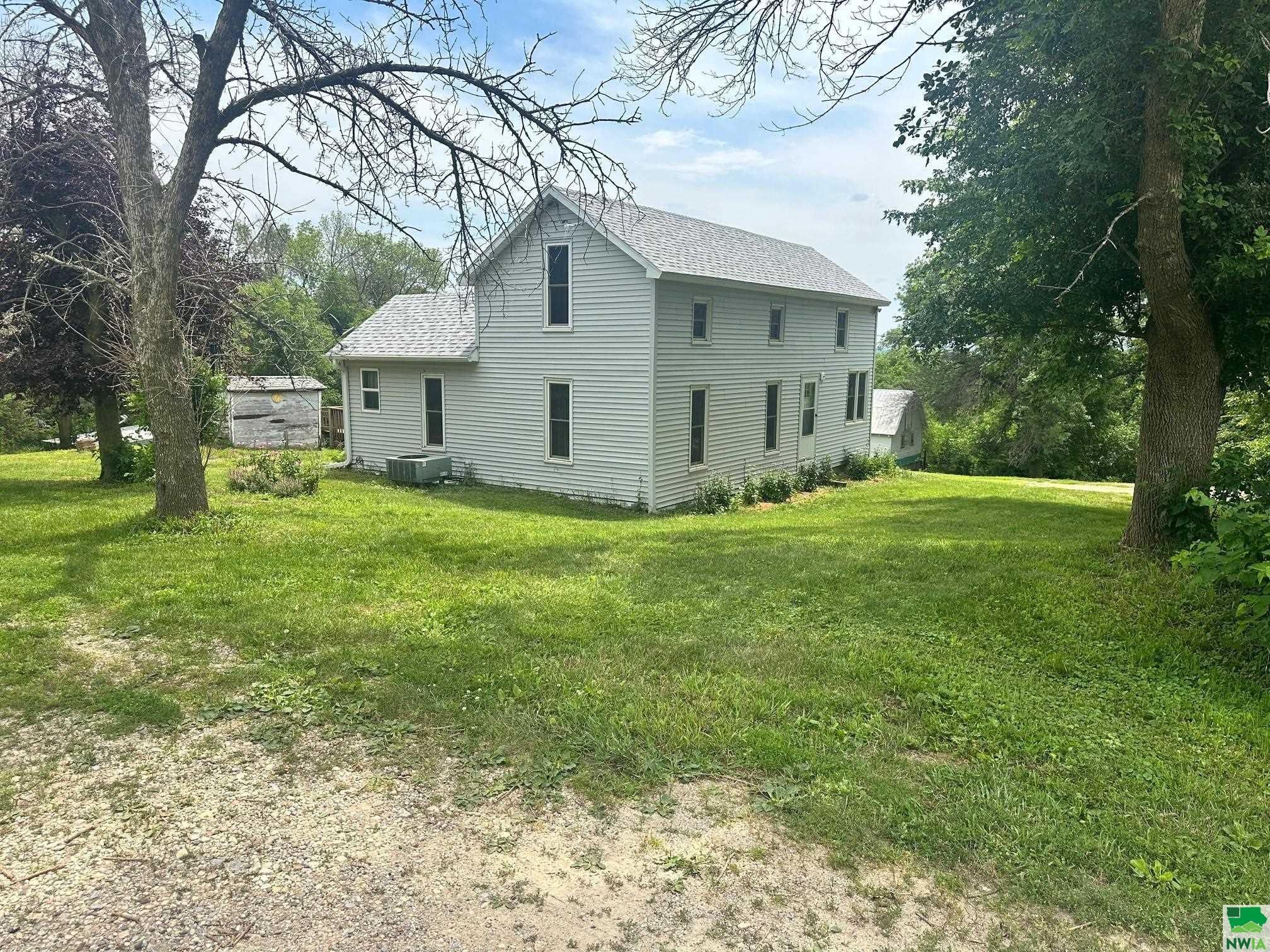 MLS #825403